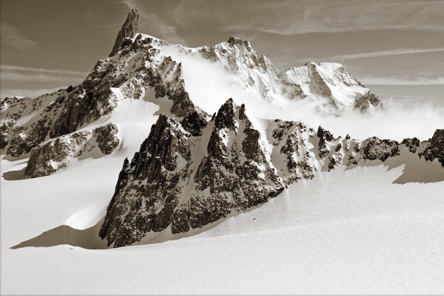 queence Wandsticker »The Mountain« Selbstklebend, kinderleichte Anbringung