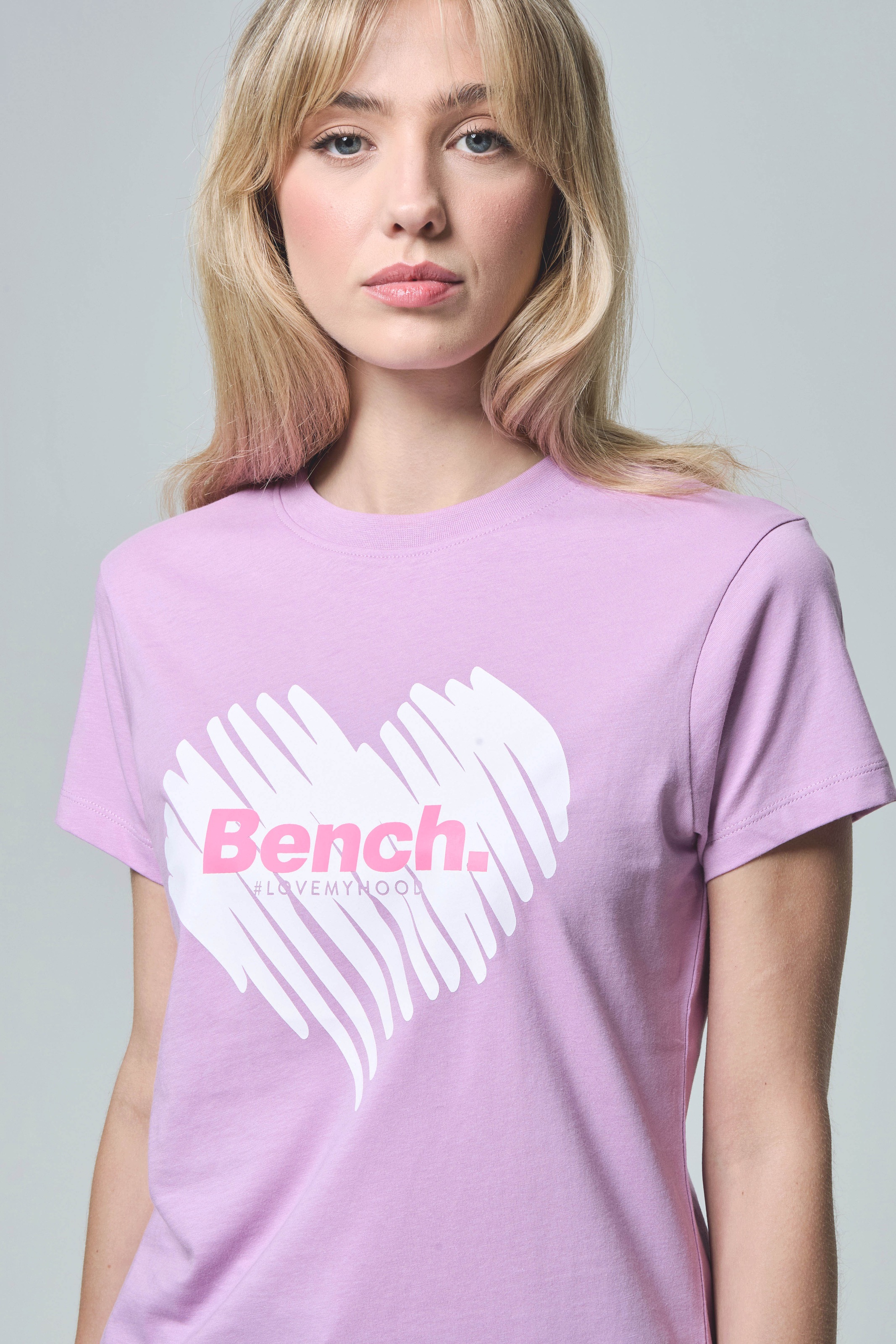 Bench. Rundhalsshirt »MIAO«