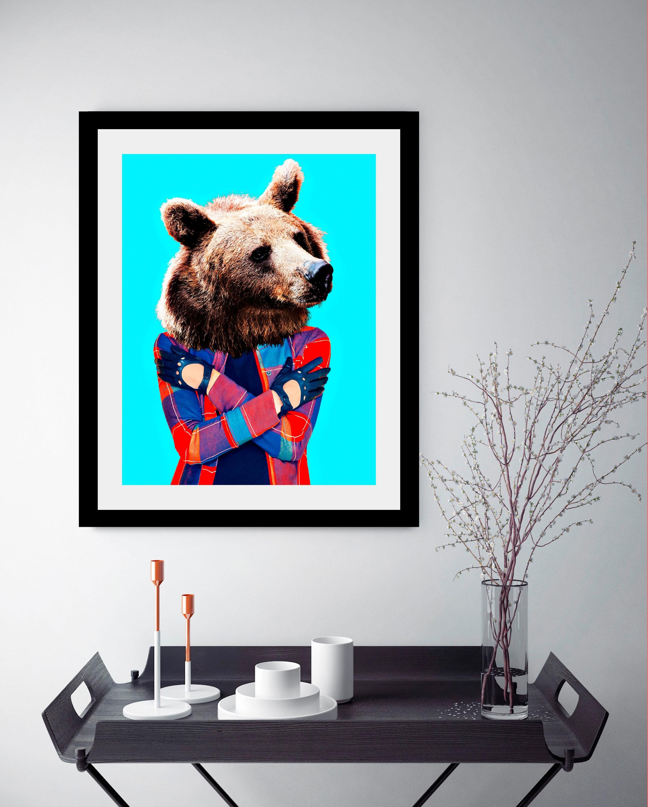 queence Bild »Bär«, Tiere-Foto-Bär-Kunst-Art-Humor, HD Premium Poster-Druck inkl. Holzrahmen