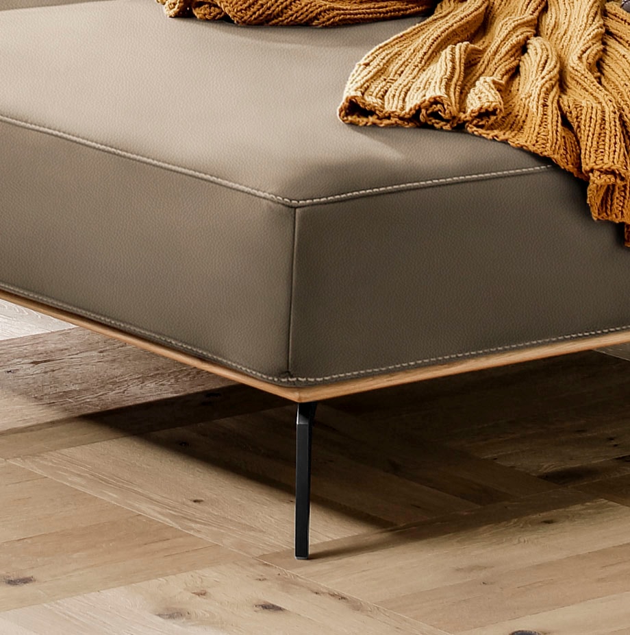 W.SCHILLIG Ecksofa »run, Designsofa mit tollem Sitzkomfort, bequem, L-Form«, mit Holzsockel, Füße in Schwarz pulverbeschichtet, Breite 279 cm