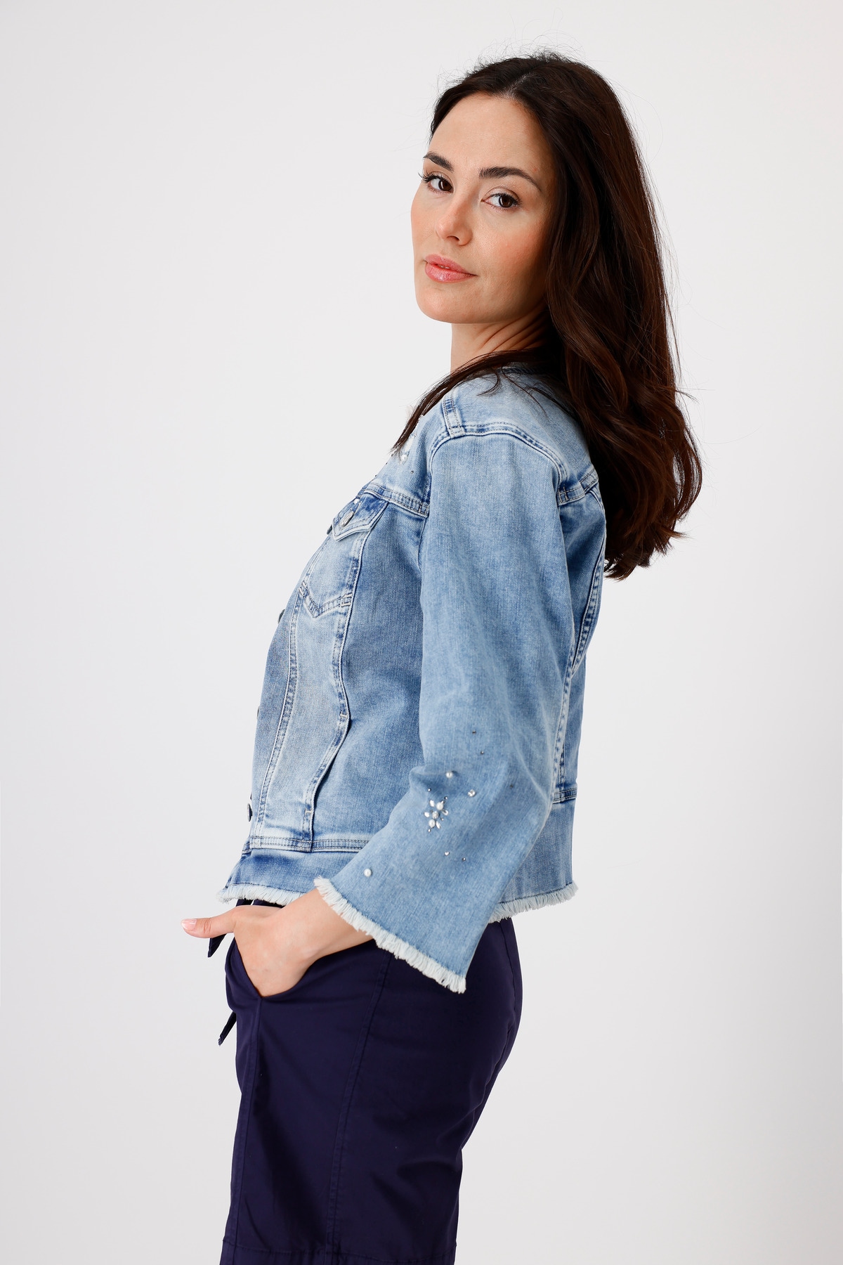 Monari Jeansblazer, mit Destroyedeffekten und Glitzernieten