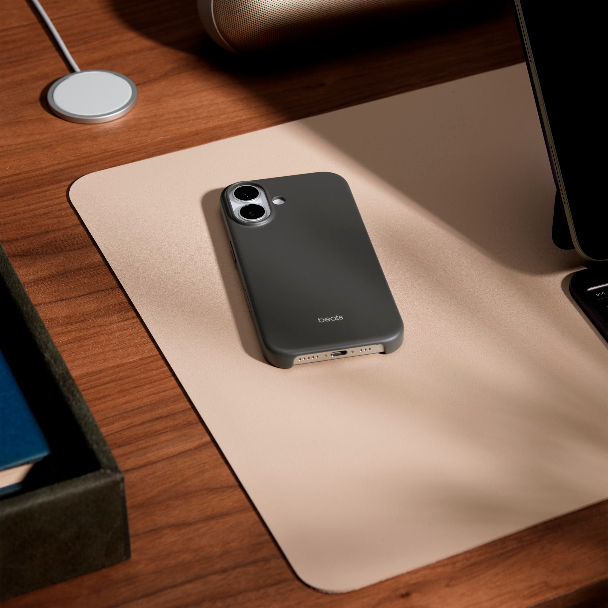 Apple Smartphone-Hülle »Beats iPhone 17 Case mit MagSafe und Kamerasteuerung«, Smartphones