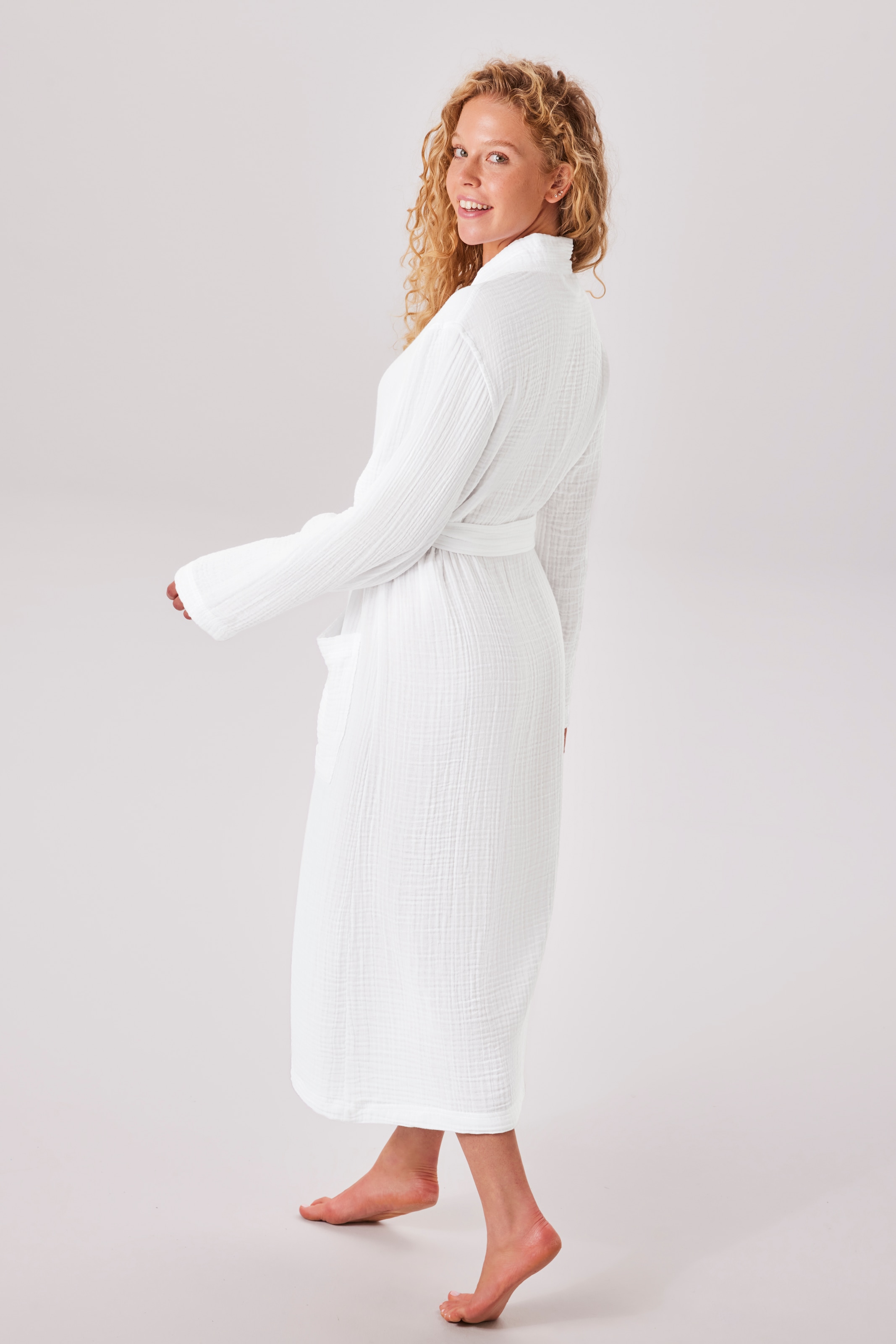 my home Bademantel »Juna Musselin, ideal für Sauna & Spa, Hotelbademantel, Morgenmantel« 1 Stk. tlg., modern, leichte Qualität, 100% Baumwolle