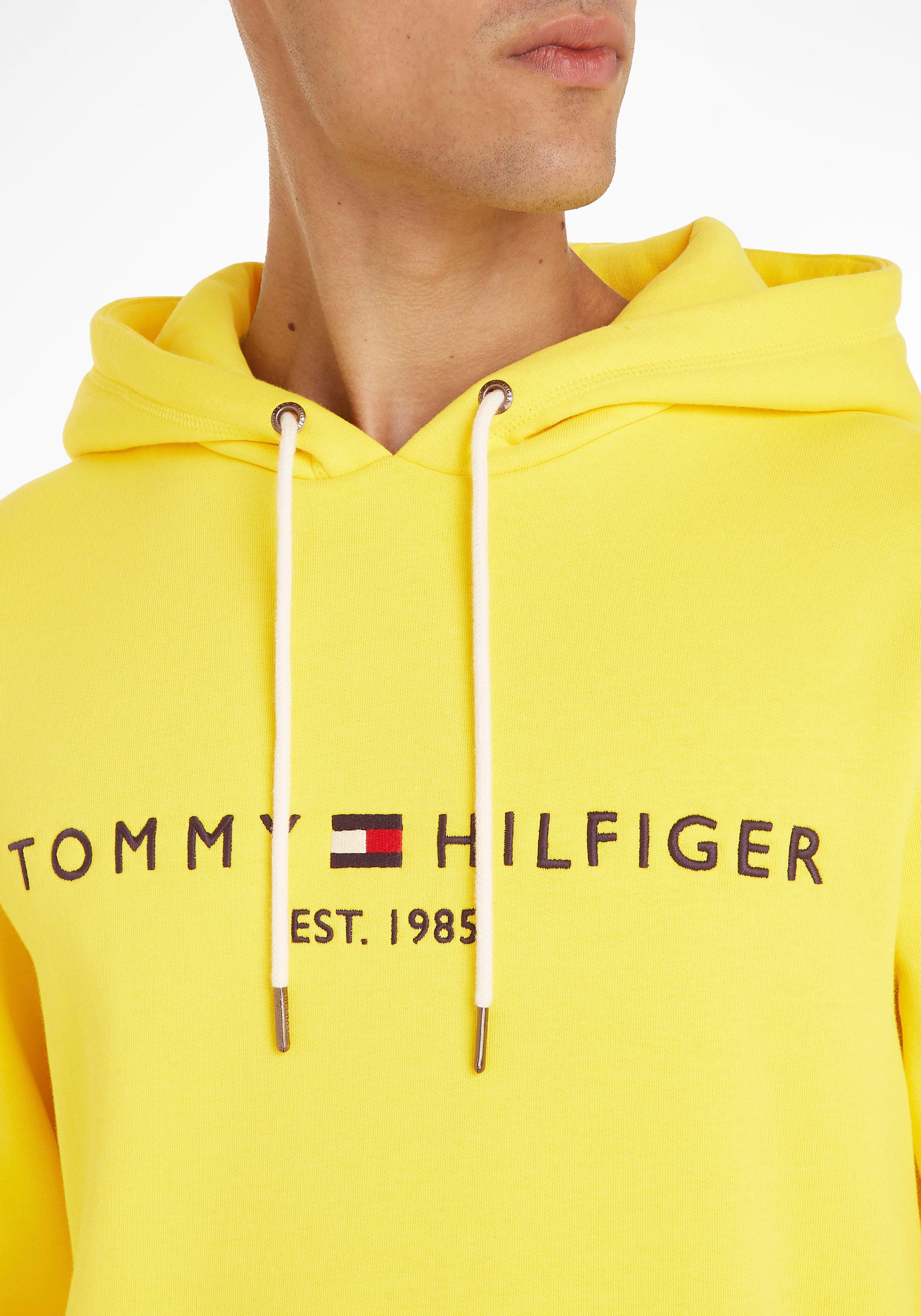 Tommy Hilfiger Kapuzensweatshirt »TOMMY LOGO HOODY«, mit gesticktem TH-Schriftzug auf der Brust