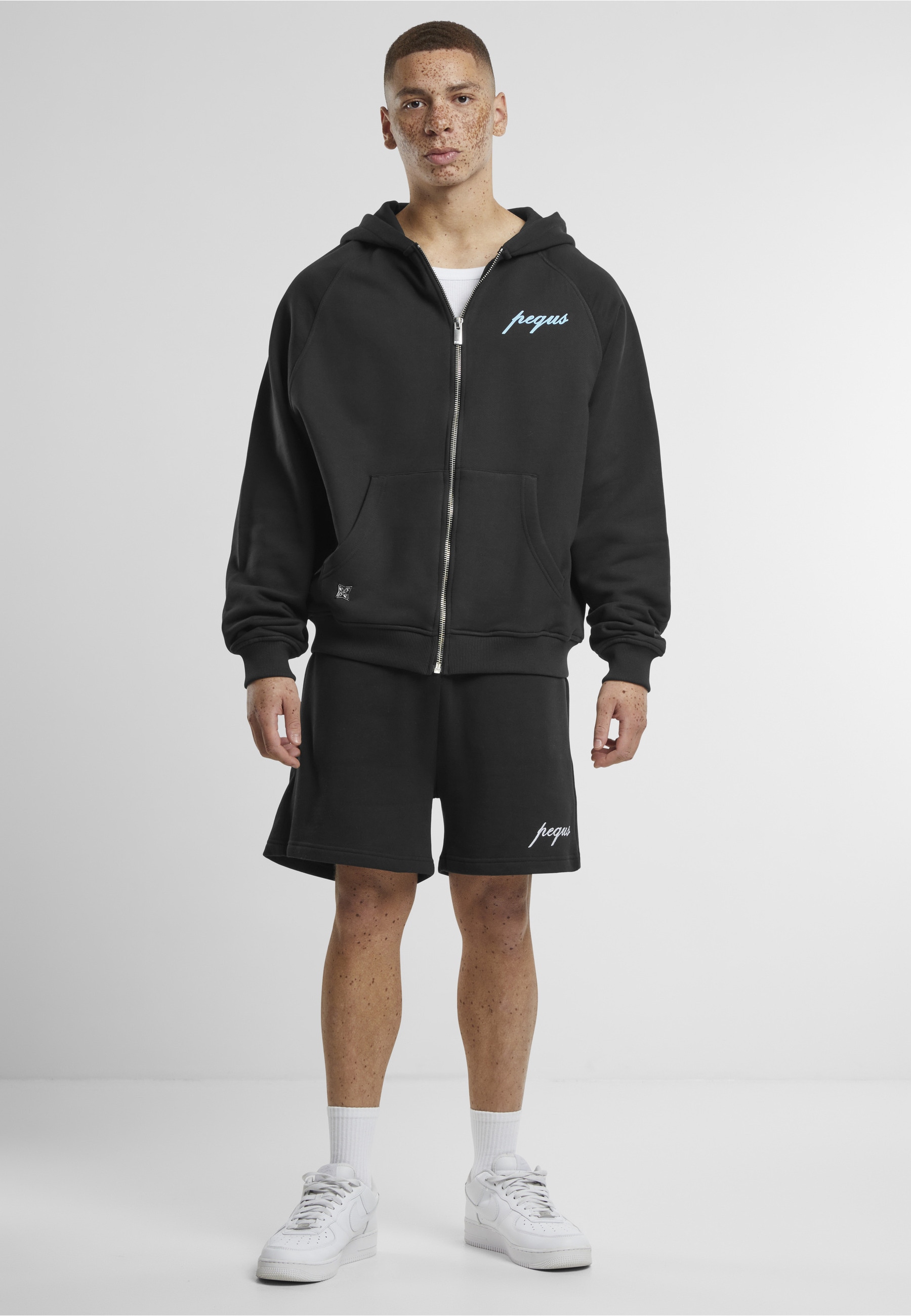 PEQUS Kapuzenpullover »PEQUS PEQUS A Paradise Beach Club Back Logo Zip-Hoodie« 1