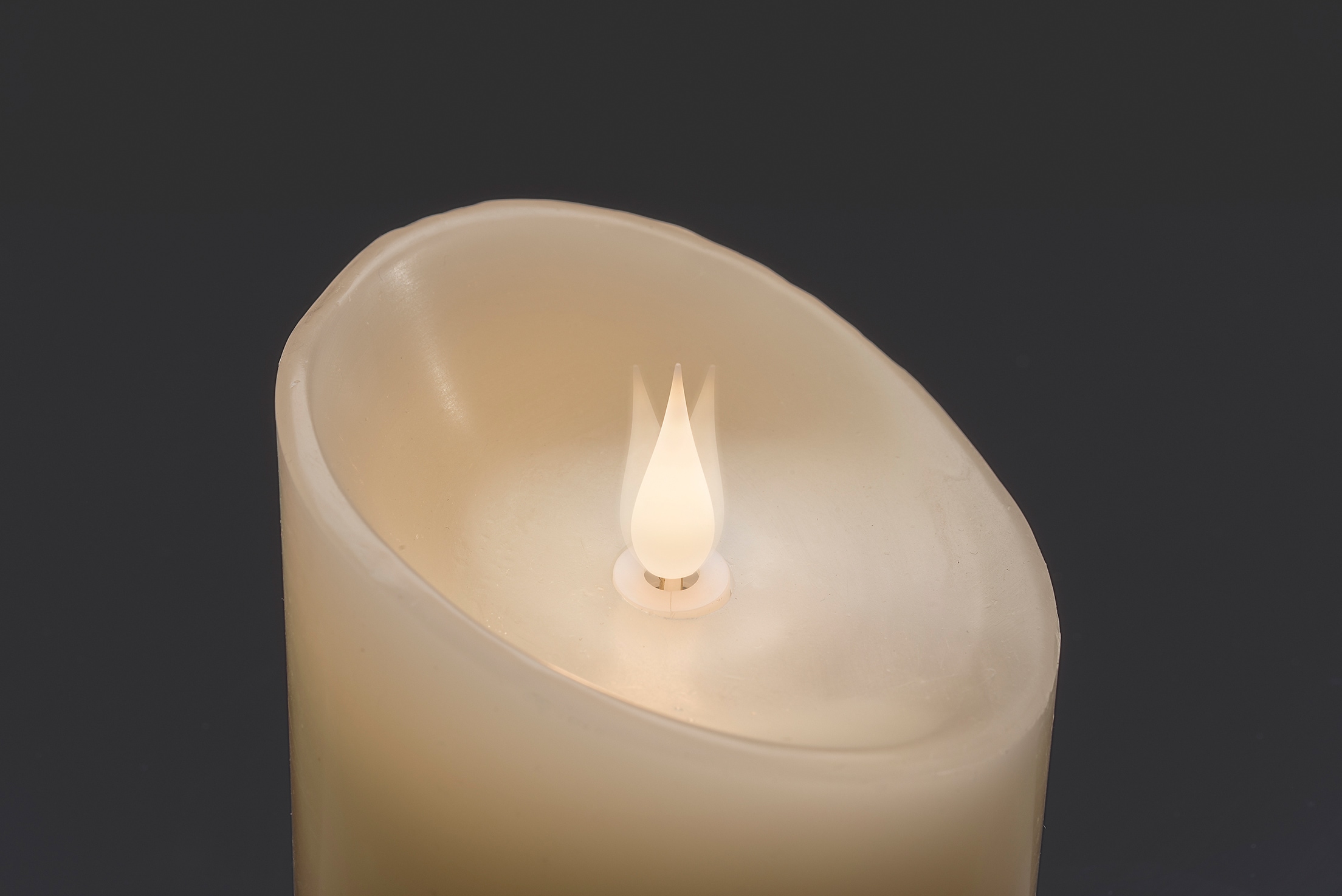 KONSTSMIDE LED-Kerze »Weihnachtsdeko«, LED Echtwachskerze, weiß, mit 3D Flamme, Ø 7,5 cm, Höhe: 17,5 cm