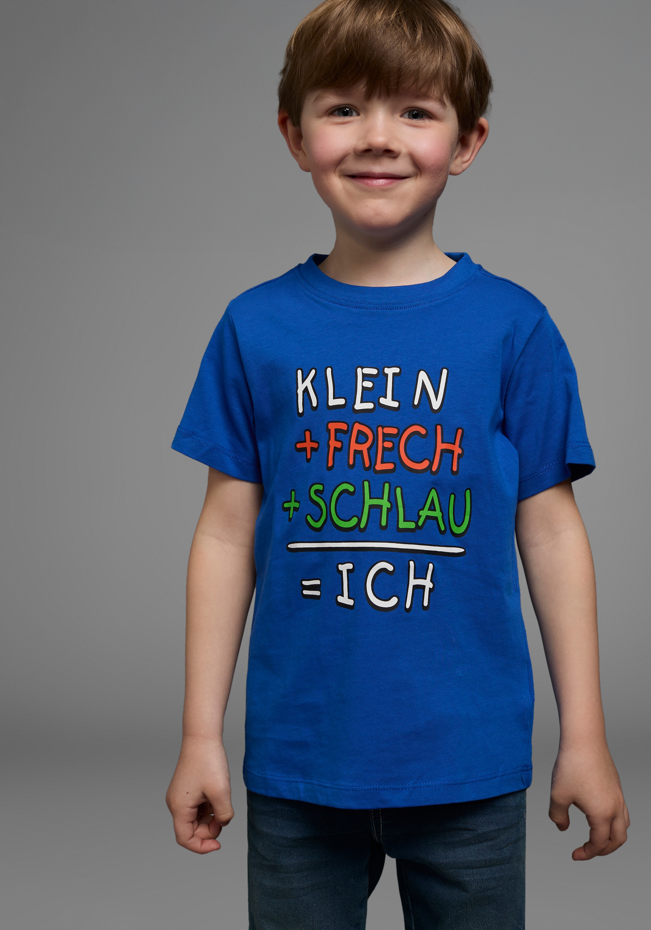 KIDSWORLD T-Shirt »Mit Spruch: KLEIN+FRECH+SCHLAU...«, Kurzarm, Basic-Passform, bedruckt, Rundhalsausschnitt