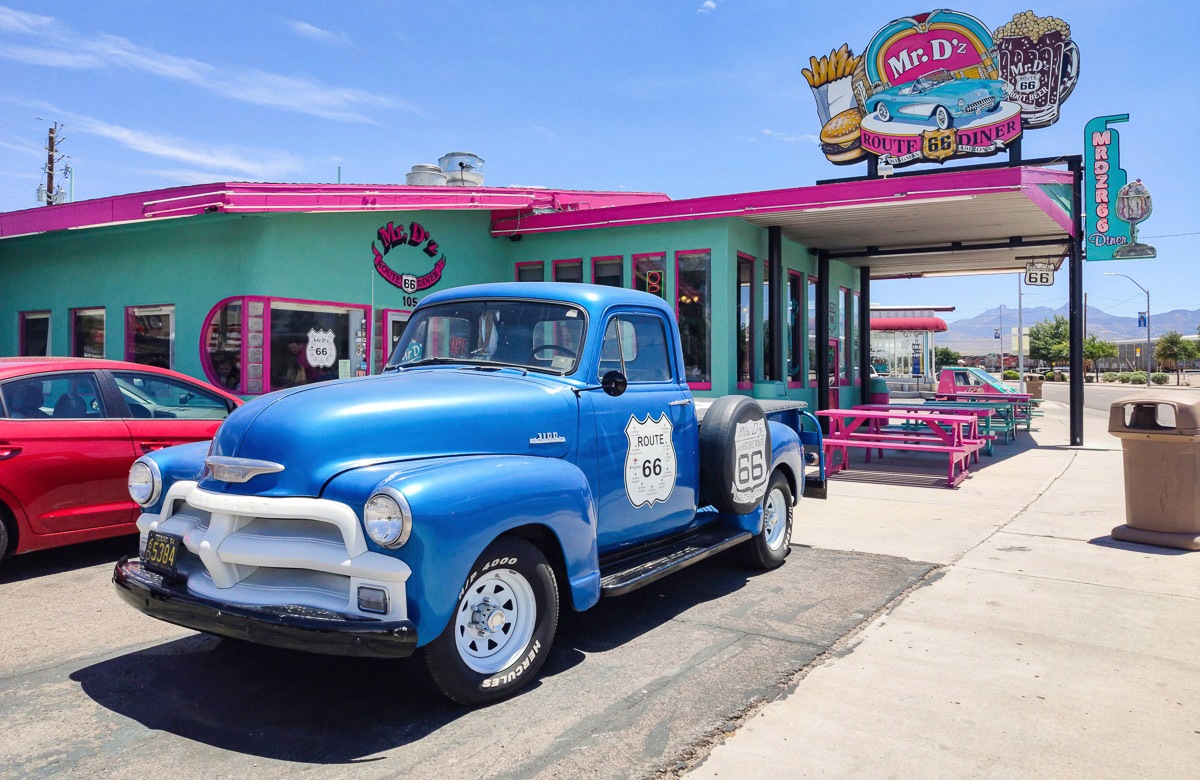 Papermoon Fototapete »VINTAGE DINER-OLDTIMER ROUTE 66 AMERIKA RESTAURANT XX günstig online kaufen