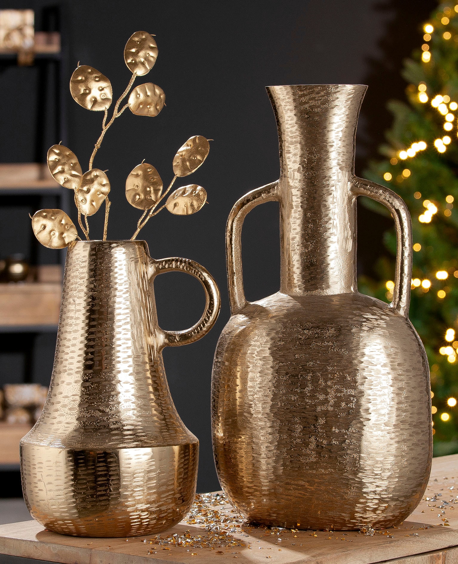 GILDE Tischvase »Lola, in Krugform, Dekovase«, (1 St.), Vase aus Aluminium, mit geritzter Oberflächenstruktur, Höhe ca. 30 cm
