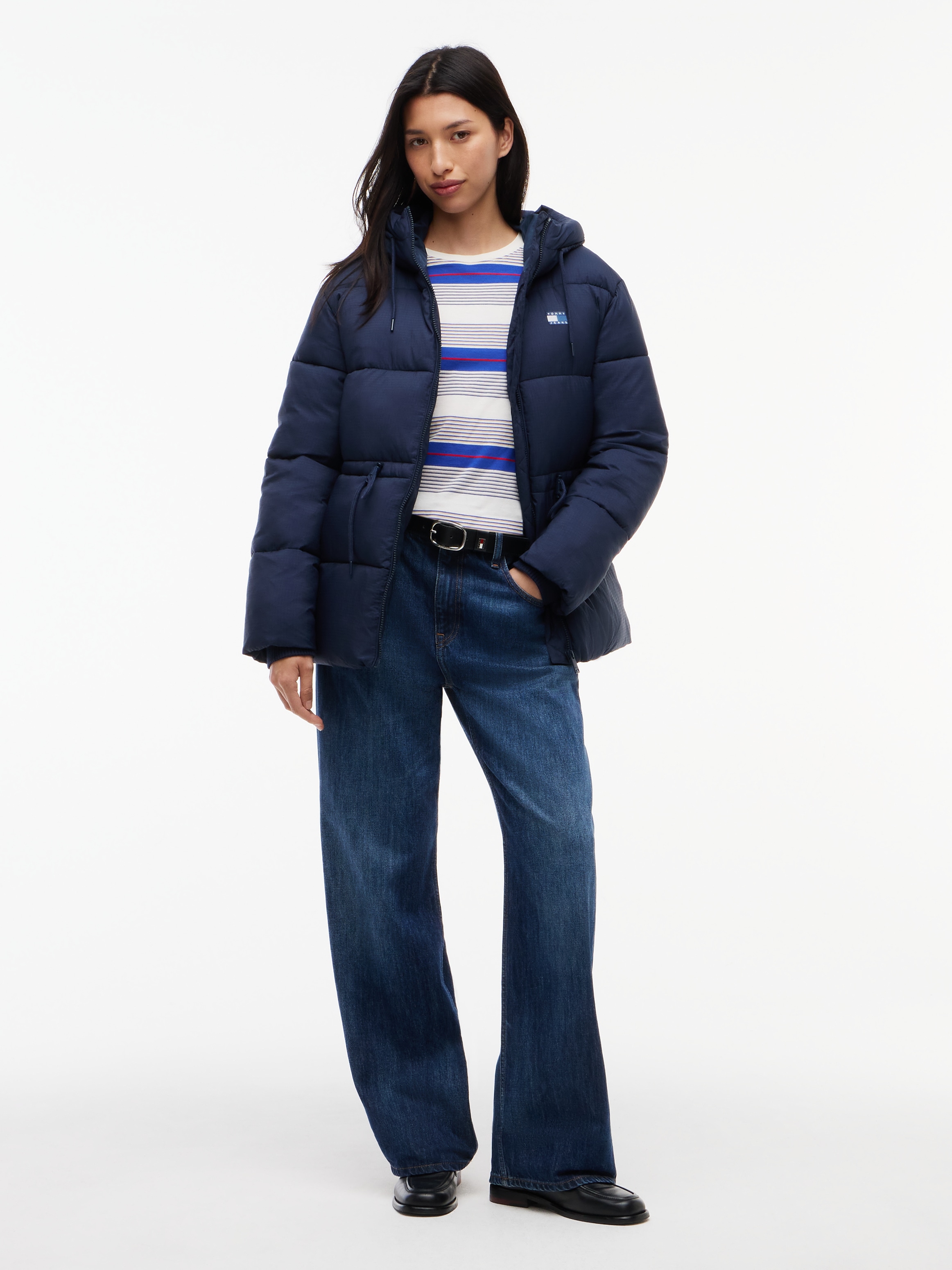 Tommy Jeans Steppjacke »TJW HOODED MIDI PUFFER JACKET« mit Kapuze Kunstfaser