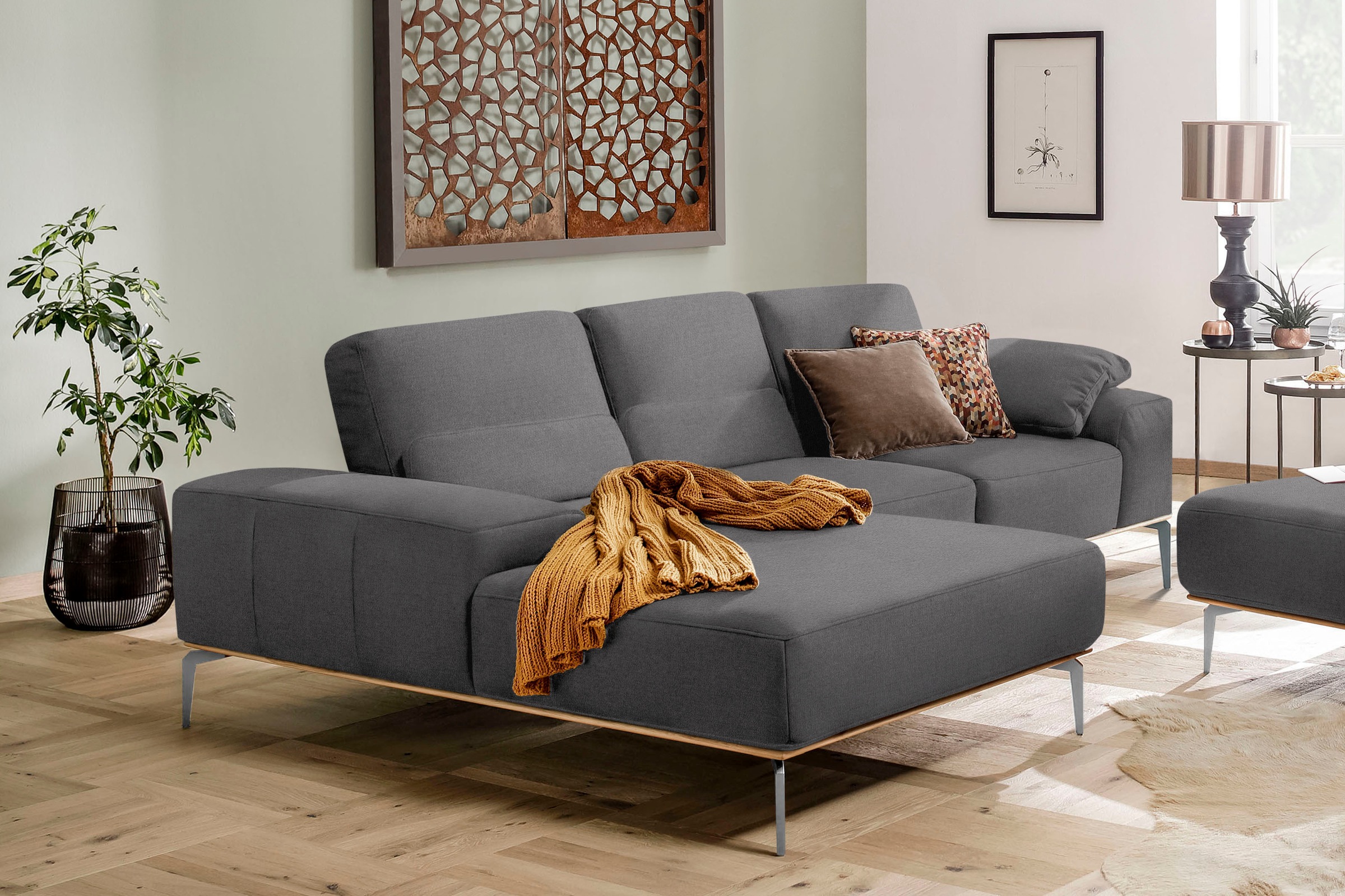 W.SCHILLIG Ecksofa »run, Designsofa mit tollem Sitzkomfort, L-Form«, mit elegantem Holzsockel, Füße in Chrom glänzend, Breite 279 cm