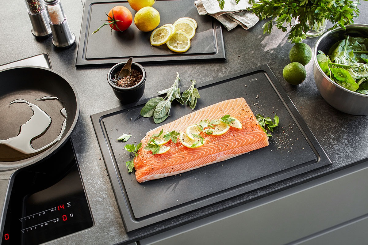 GEFU Schneidebrett »SLIZE«, (1 St.), Holzverbundstoff aus 80 % recyceltem M günstig online kaufen