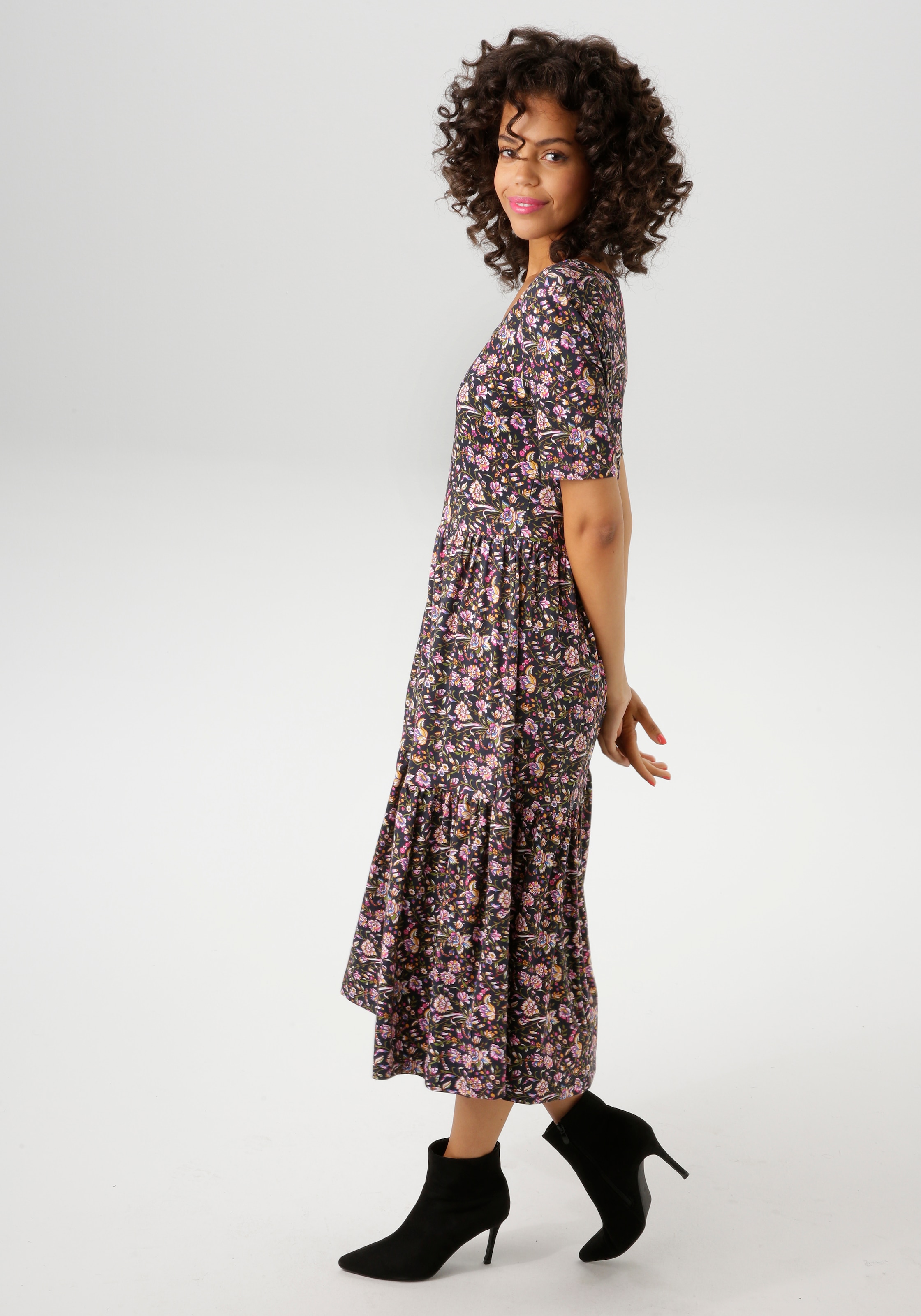 Aniston CASUAL Sommerkleid, mit farbenfrohen Blumendruck