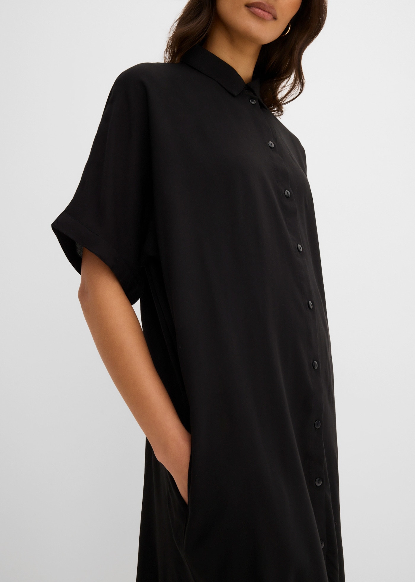 bonprix Blusenkleid Eingrifftaschen für den Alltag, aus Viskose, Oversize Passform, mit Knopfleiste