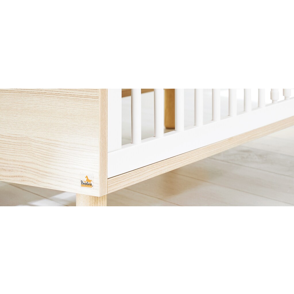 Pinolino® Babyzimmer-Komplettset »Flow«, (Set, 3 St.), breit groß; mit Kinderbett, Schrank und Wickelkommode; Made in Europe