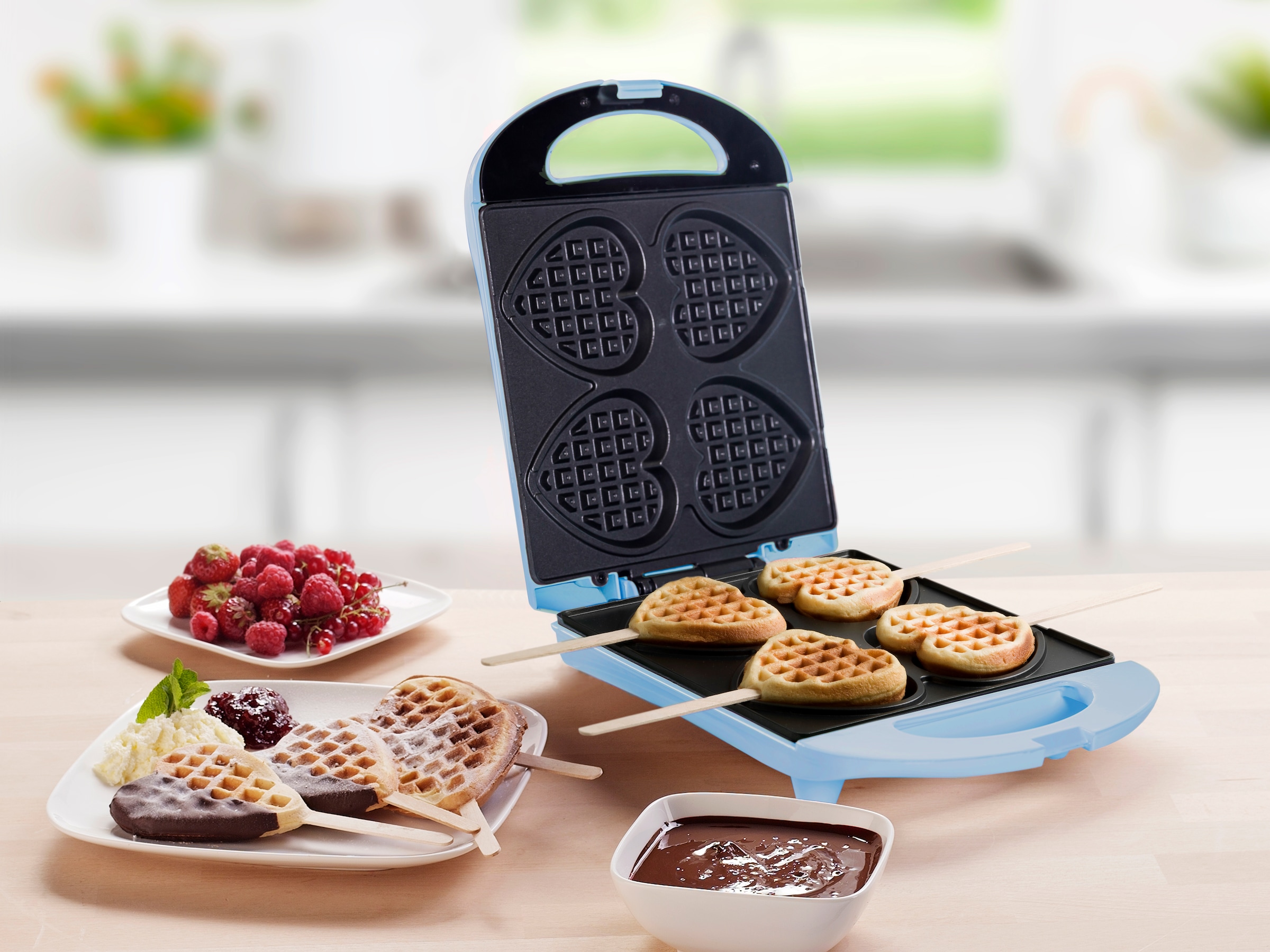 bestron Waffeleisen »DSW271 für Herzwaffeln am Stiel«, 780 W, für Herzwaffeln am Stiel, Retro Design