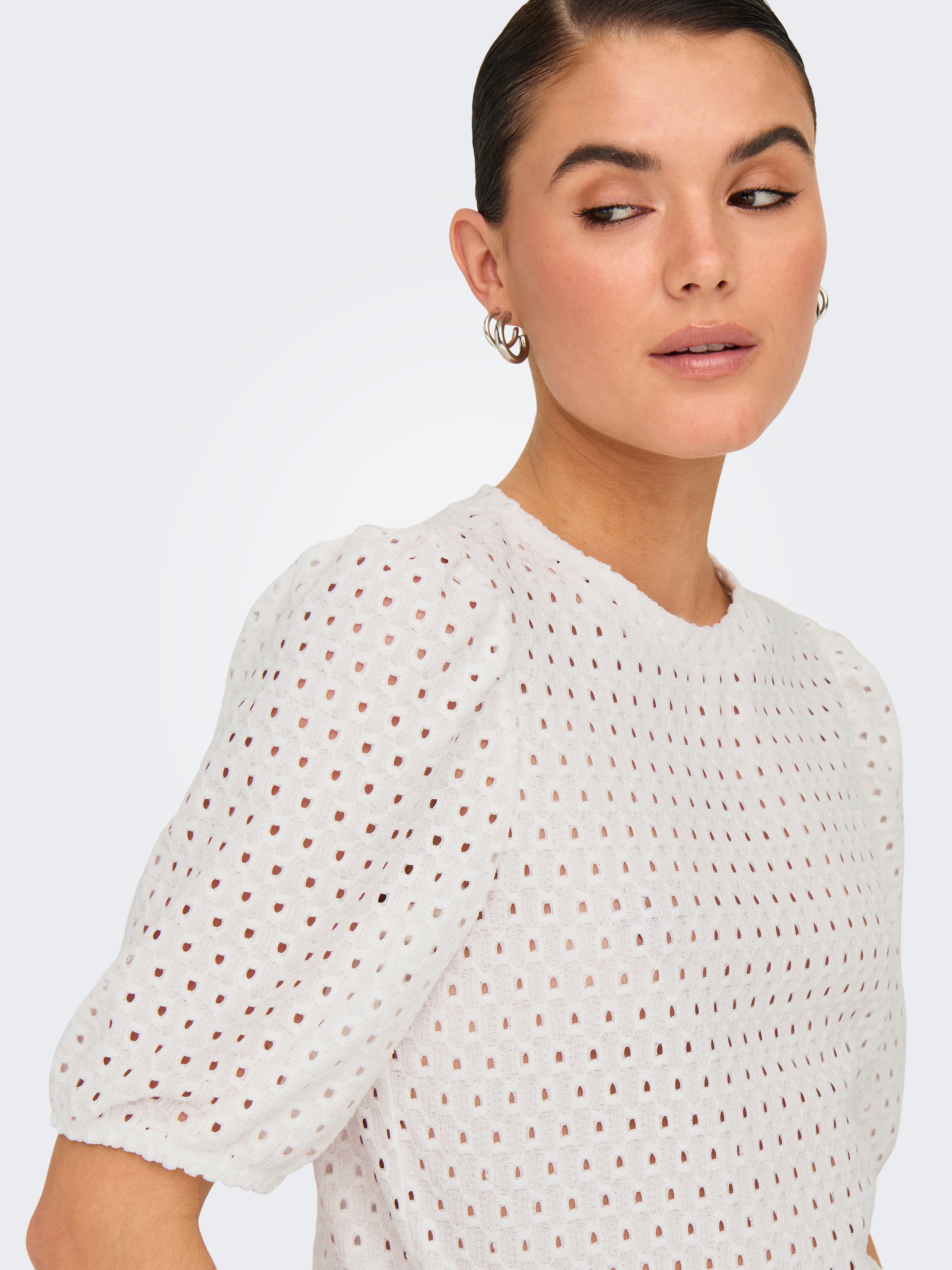ONLY Kurzarmshirt »ONLELISA S/S O-NECK TOP BOX JRS«