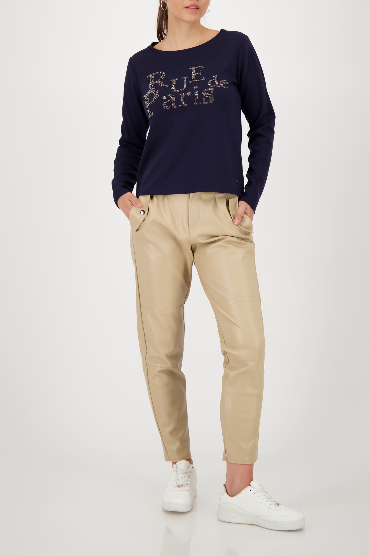 Monari Sweatshirt »Sweatshirt Schmuckschrift«, Regular fit mit Rundhalsausschnitt