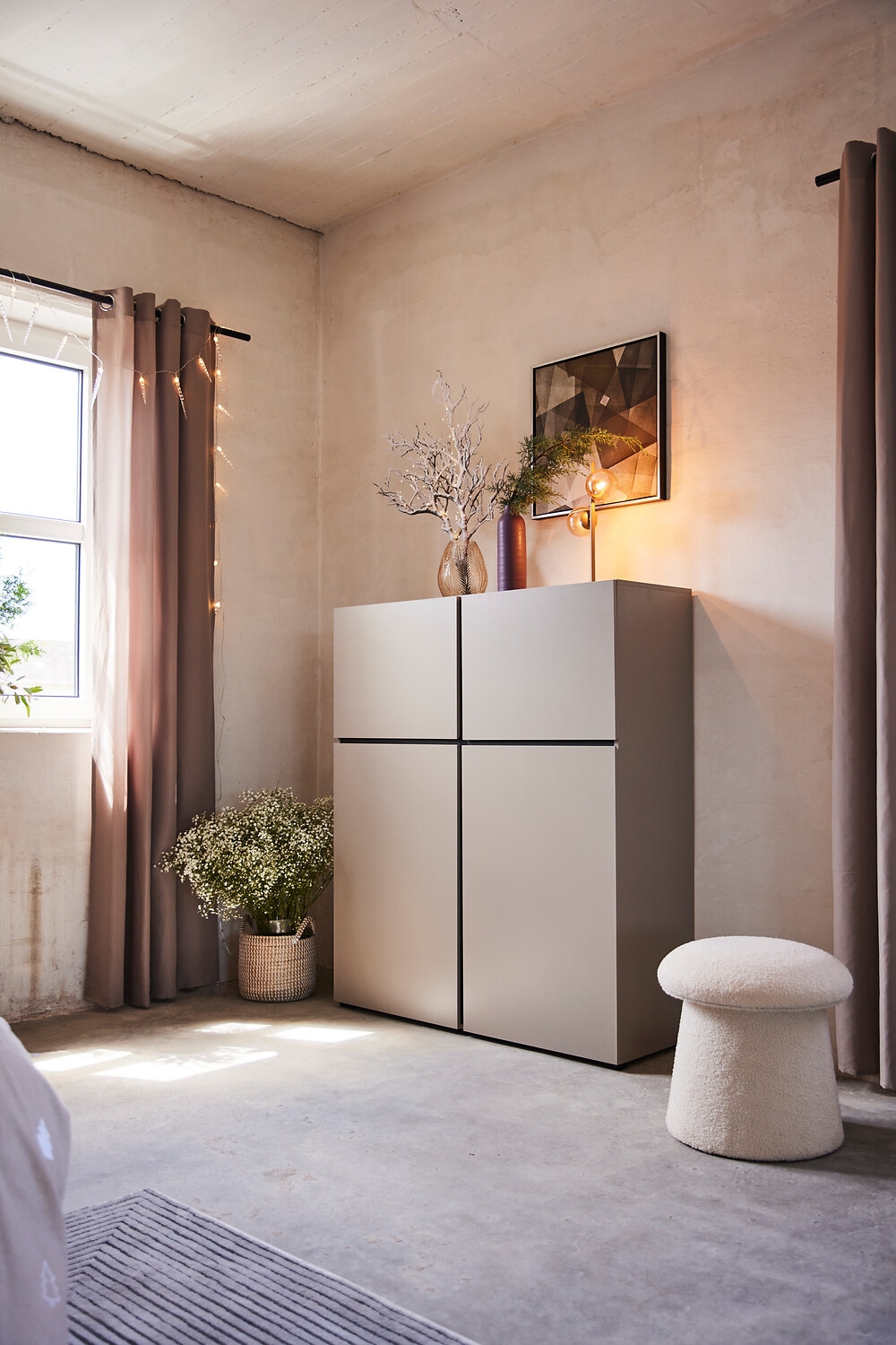 INOSIGN Highboard »Cross, moderne grifflose Hochkommode mit 4 Türen,Türkommode«, Hochschrank, Höhe 139 cm mit viel Stauraum, Einlegeböden verstellbar