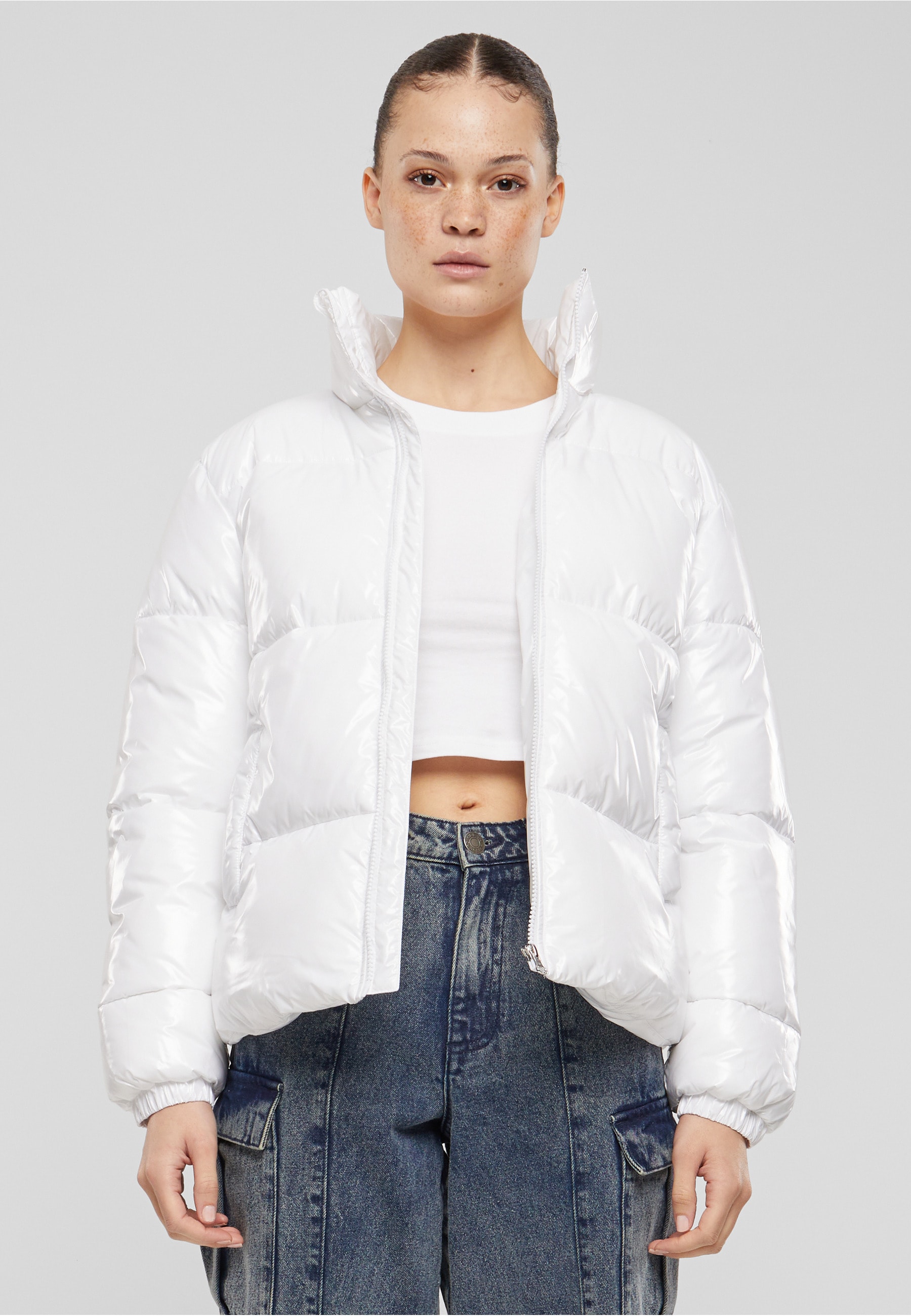 URBAN CLASSICS Winterjacke »Urban Classics Ladies Recycled Short Shiny Puffer Jacket« 1 Stk. tlg. ohne Kapuze
