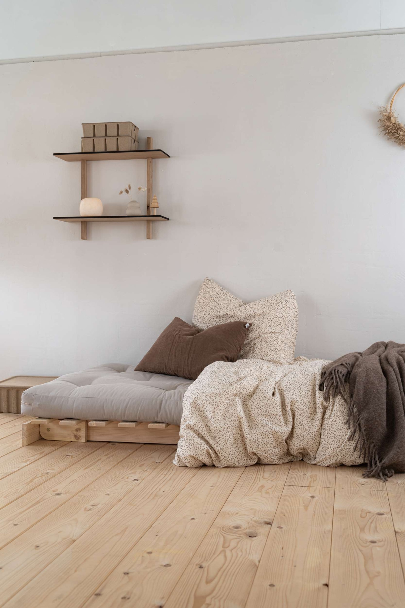 Karup Design Daybett »Roots Sofa Bed, Schlafsofa, Bettfunktion, FSC®-Massivholz, B: 90 cm« Inkl. Futonmatratze. Made in Europe, minimalistisches Design