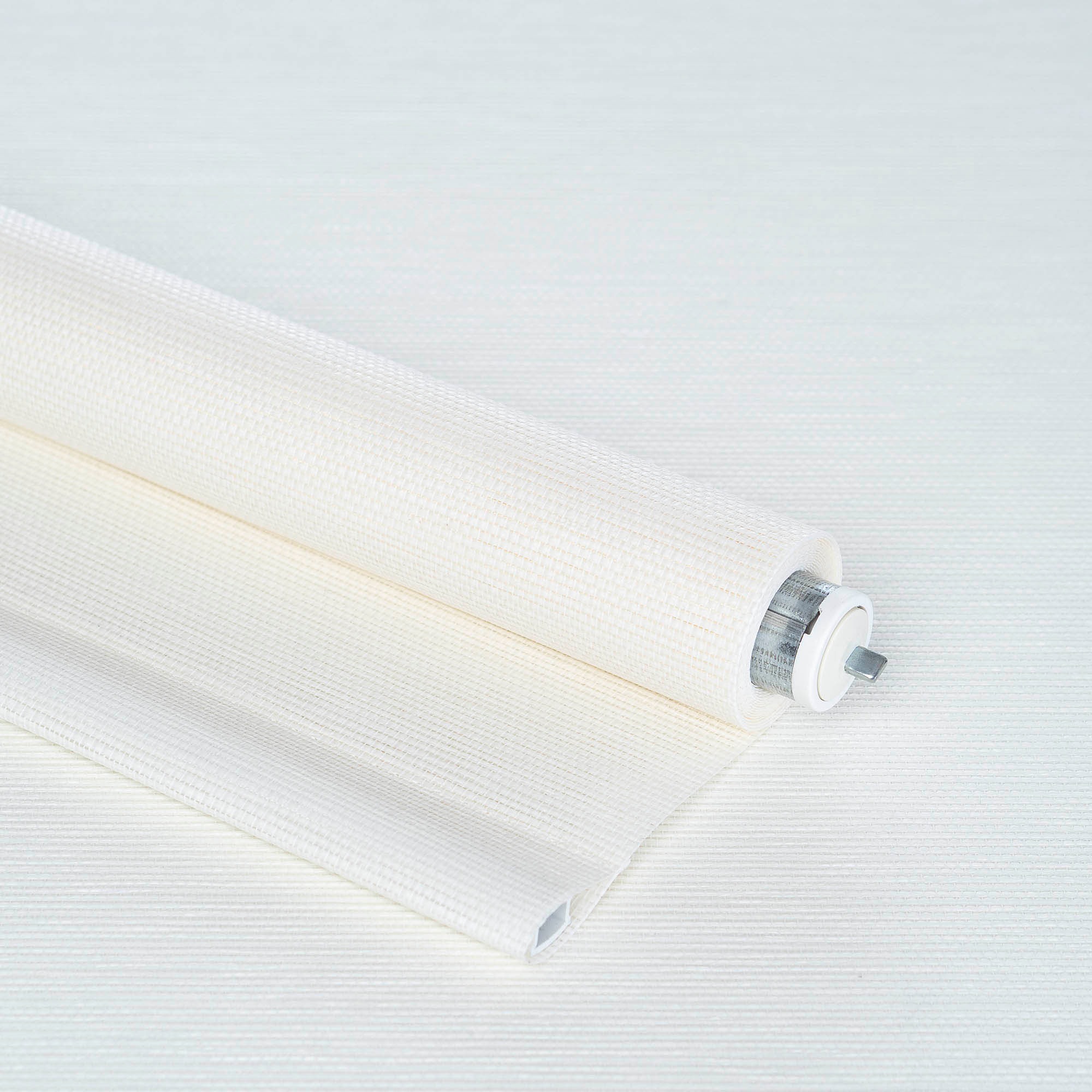Liedeco Springrollo »Springrollo mit Dekor, lichtdurchlässig, Struktur natur weiß, Liedeco«, Lichtschutz, Perlreflex-beschichtet, ohne Bohren, freihängend, Dekorrollo Hergestellt in Deutschland