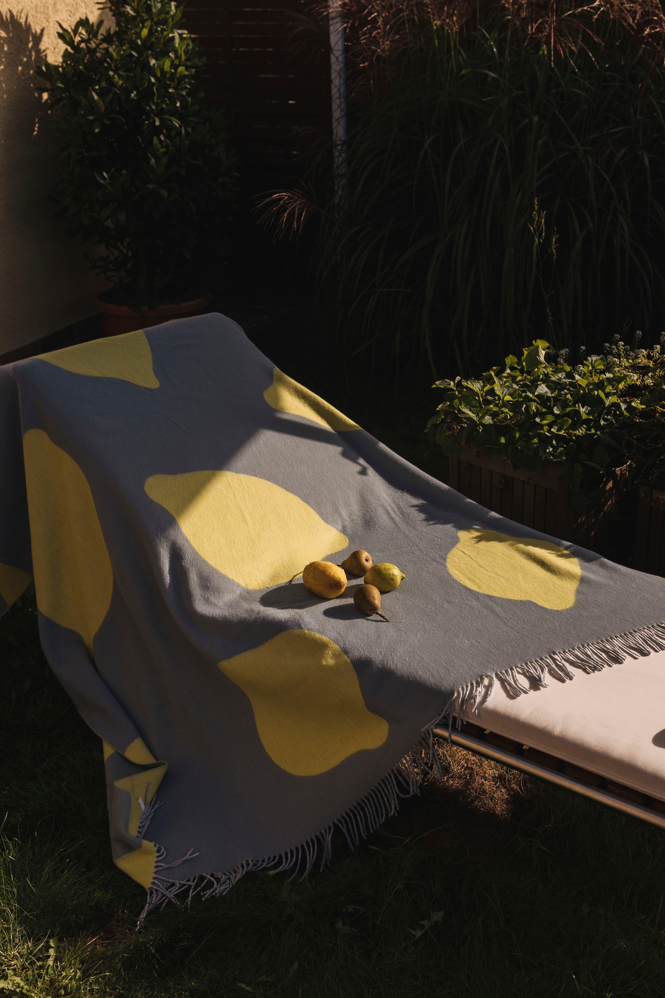 TOM TAILOR HOME Plaid »Lemon-Rain Bings«, Künstlerkollektion