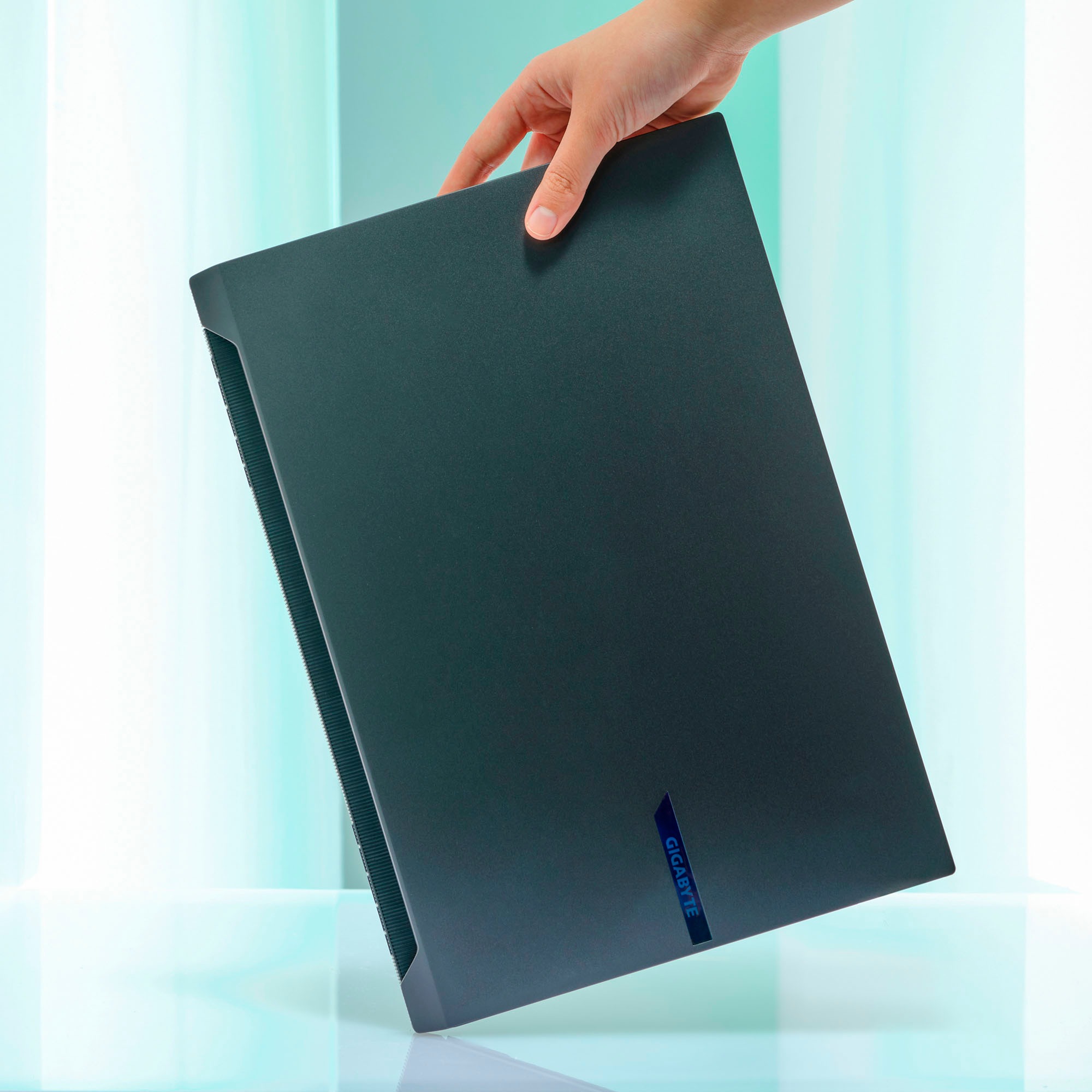 Gigabyte Gaming-Notebook »AERO X16 1VH93DEC64AH«, 40,6 cm, / 16 Zoll, AMD, Ryzen™ AI 7, GeForce RTX 5060, 1000 GB SSD