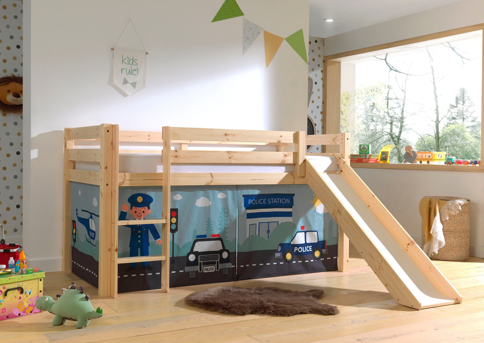 Vipack Spielbett »Vipack Pino«, (Made in Europe), Hochbett mit Textil-Set, inkl. Rolllattenrost, Leiter und Rutsche