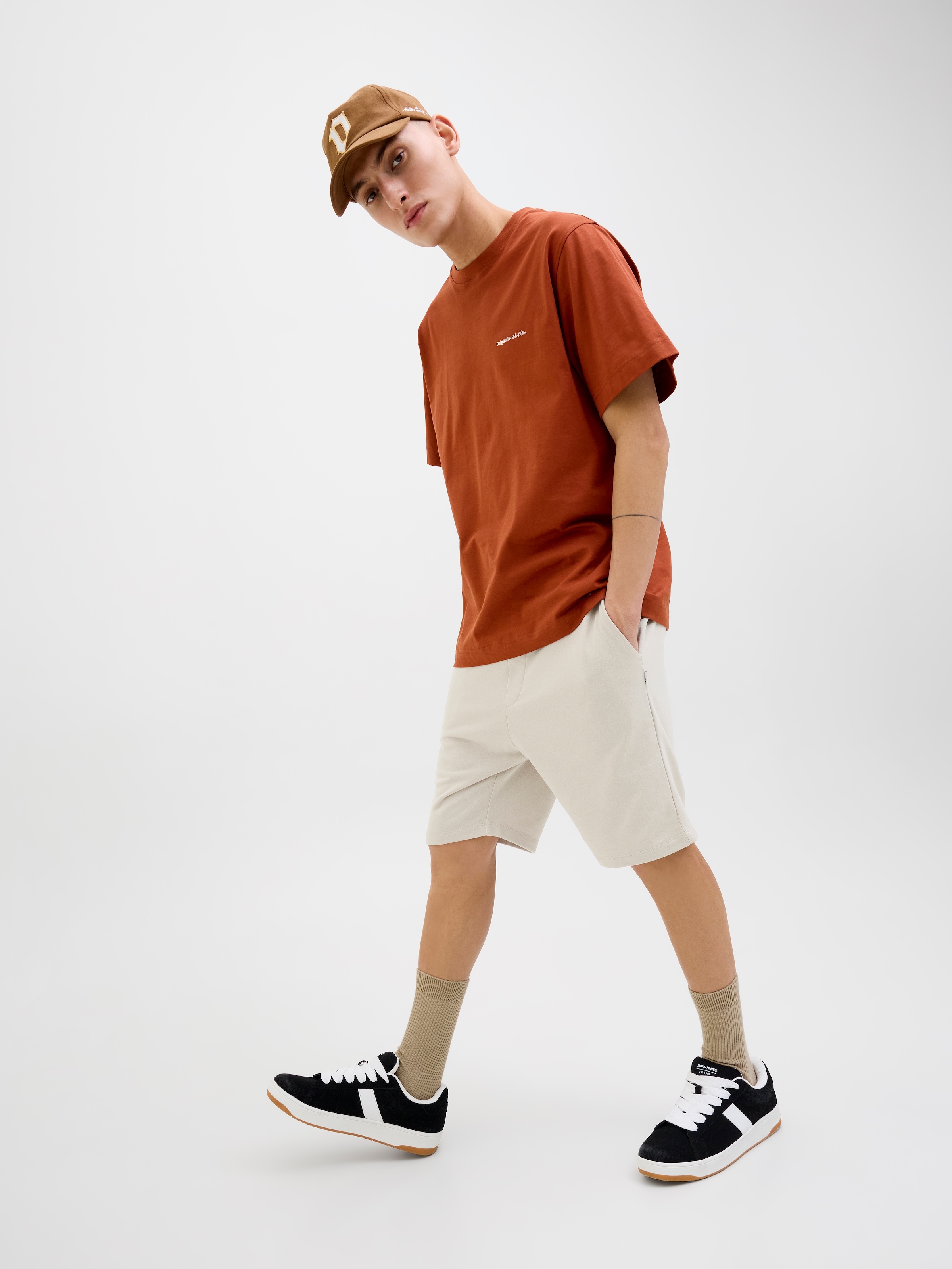 Jack & Jones Sweatshorts »JPSTGORDON mit elastischem Bund«, unifarben, modisch, regular fit, Webstoff
