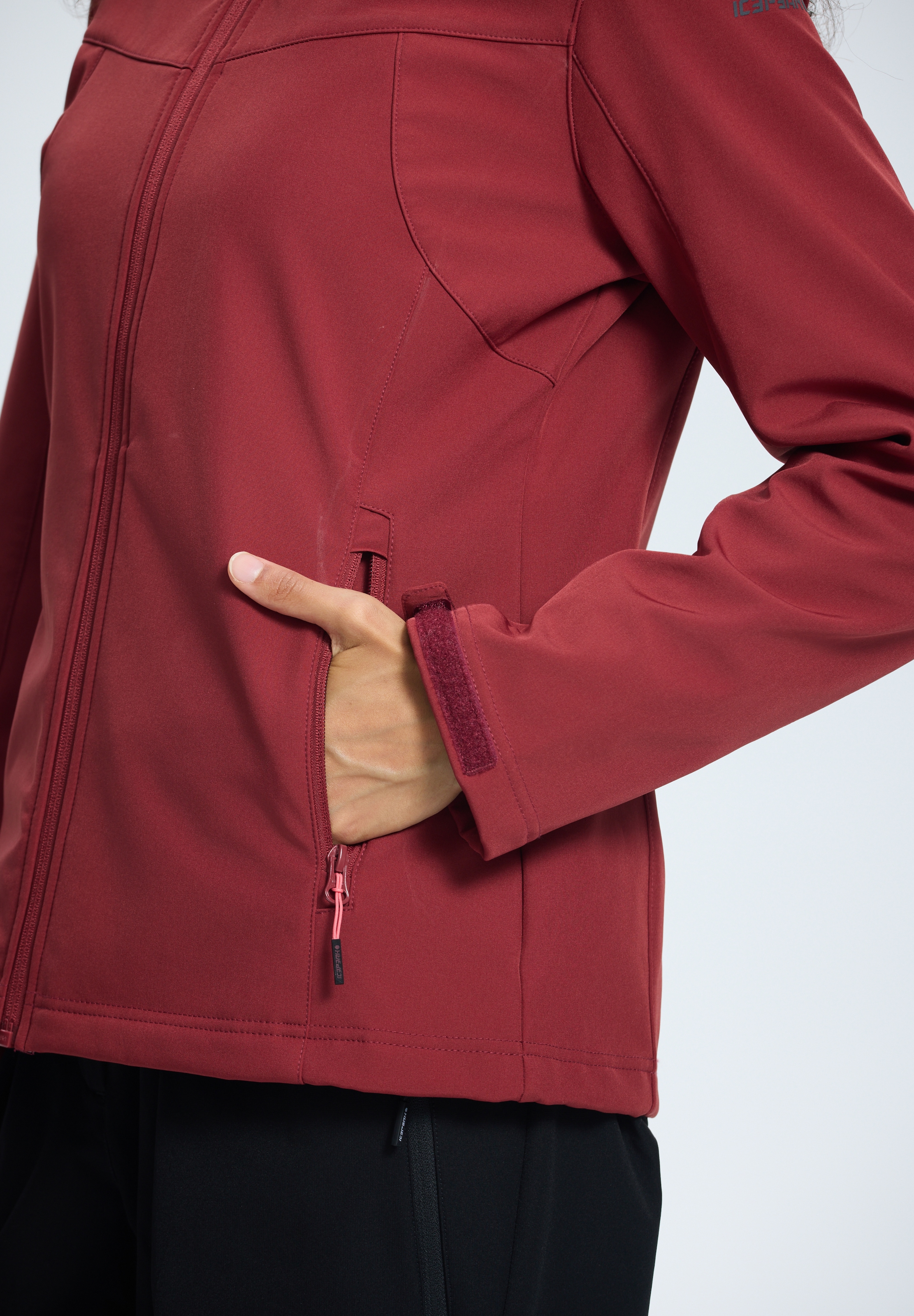 Icepeak Softshelljacke »BRENHAM«, (1 St.), mit Kapuze, Winddicht & Wasserabweisend & Atmungsaktiv