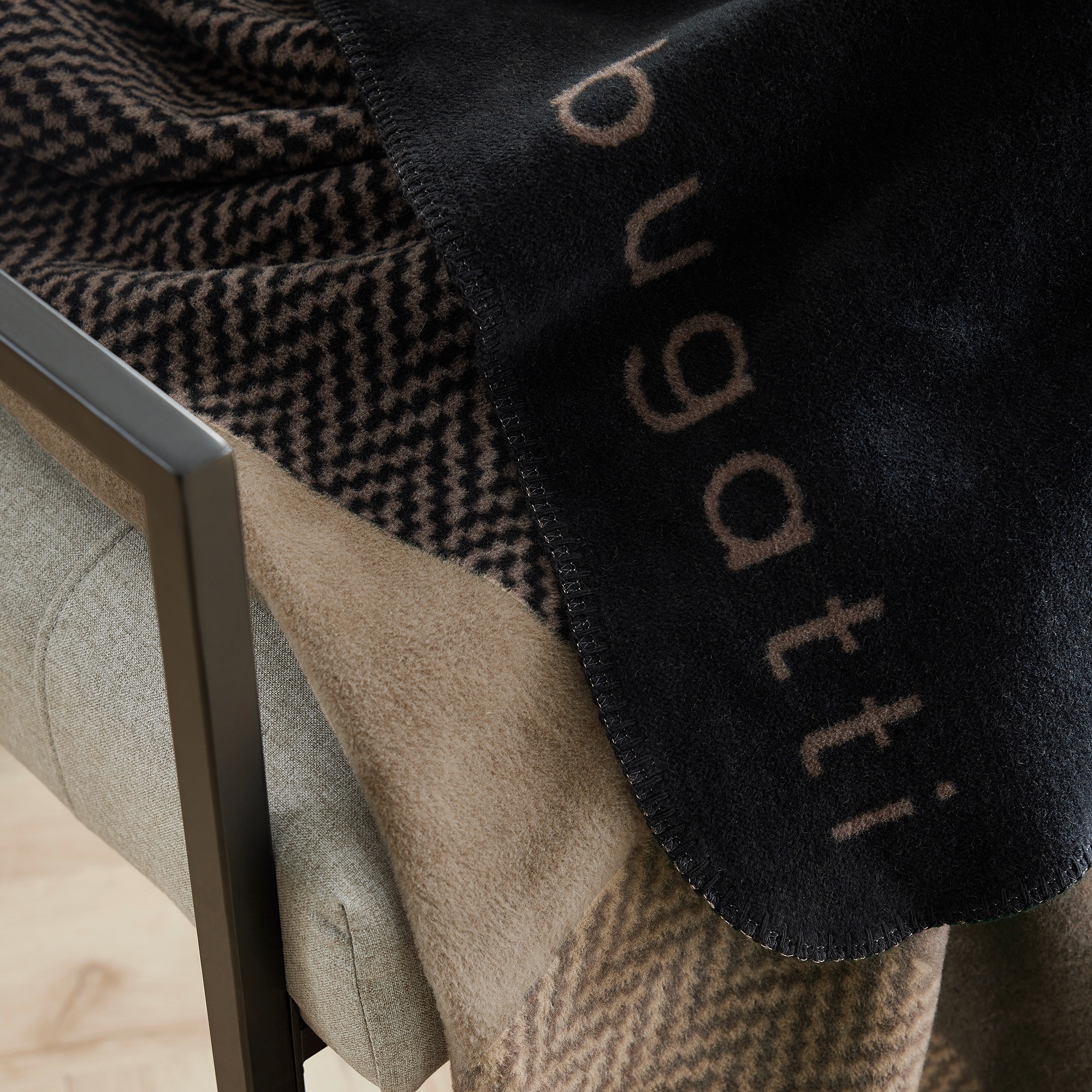 bugatti Wohndecke »Wohndecke bugatti«, mit modernem Patchwork-Design