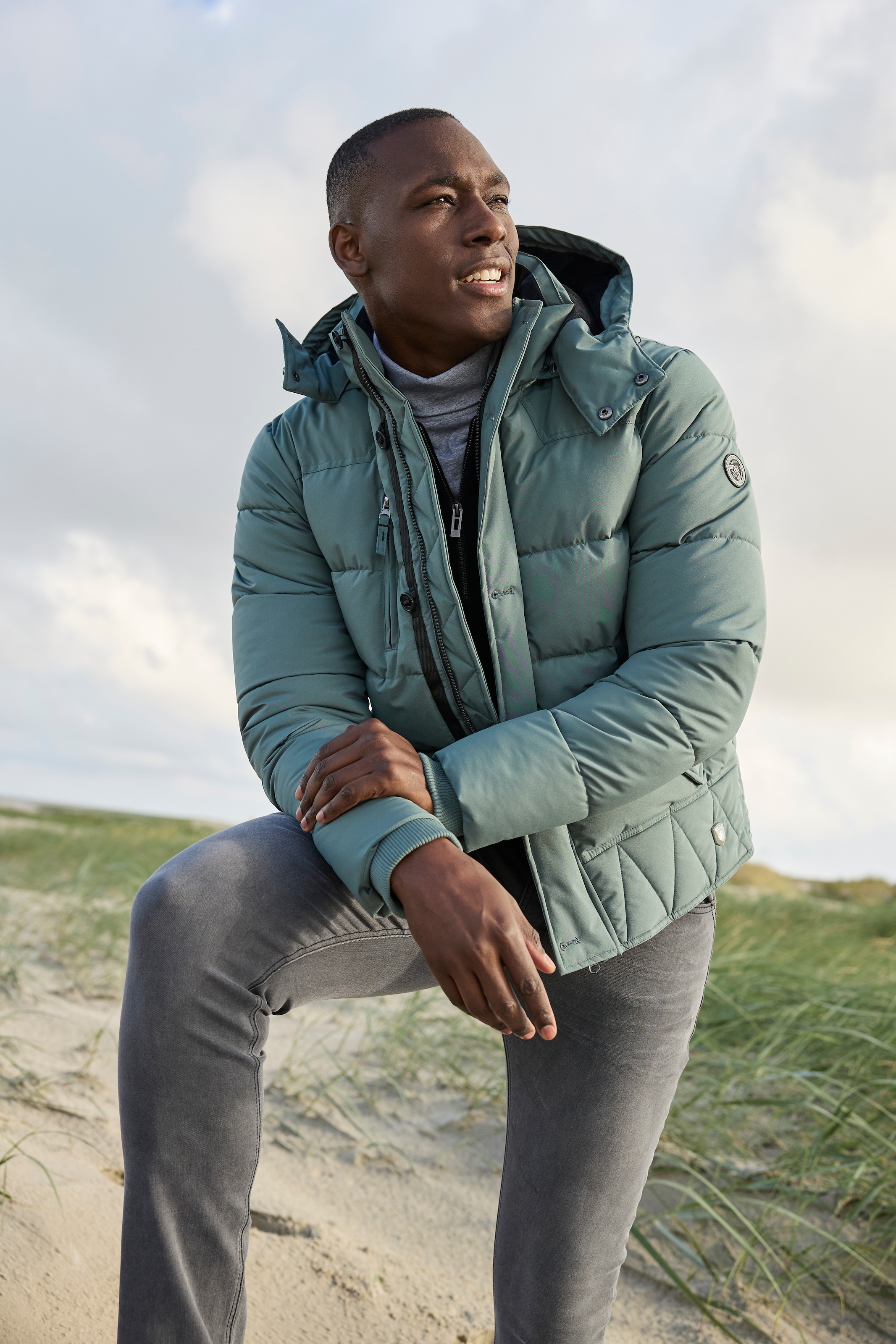 Bruno Banani Polokragenpullover, mit Reißverschluss und Brusttasche