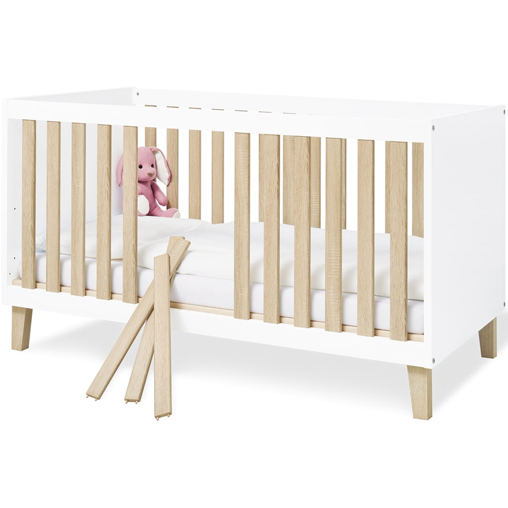Pinolino® Babyzimmer-Komplettset »Lumi«, (Set, 3 St.), breit groß; mit Kinderbett, 3-trg. Schrank und Wickelkommode; Made in Europe