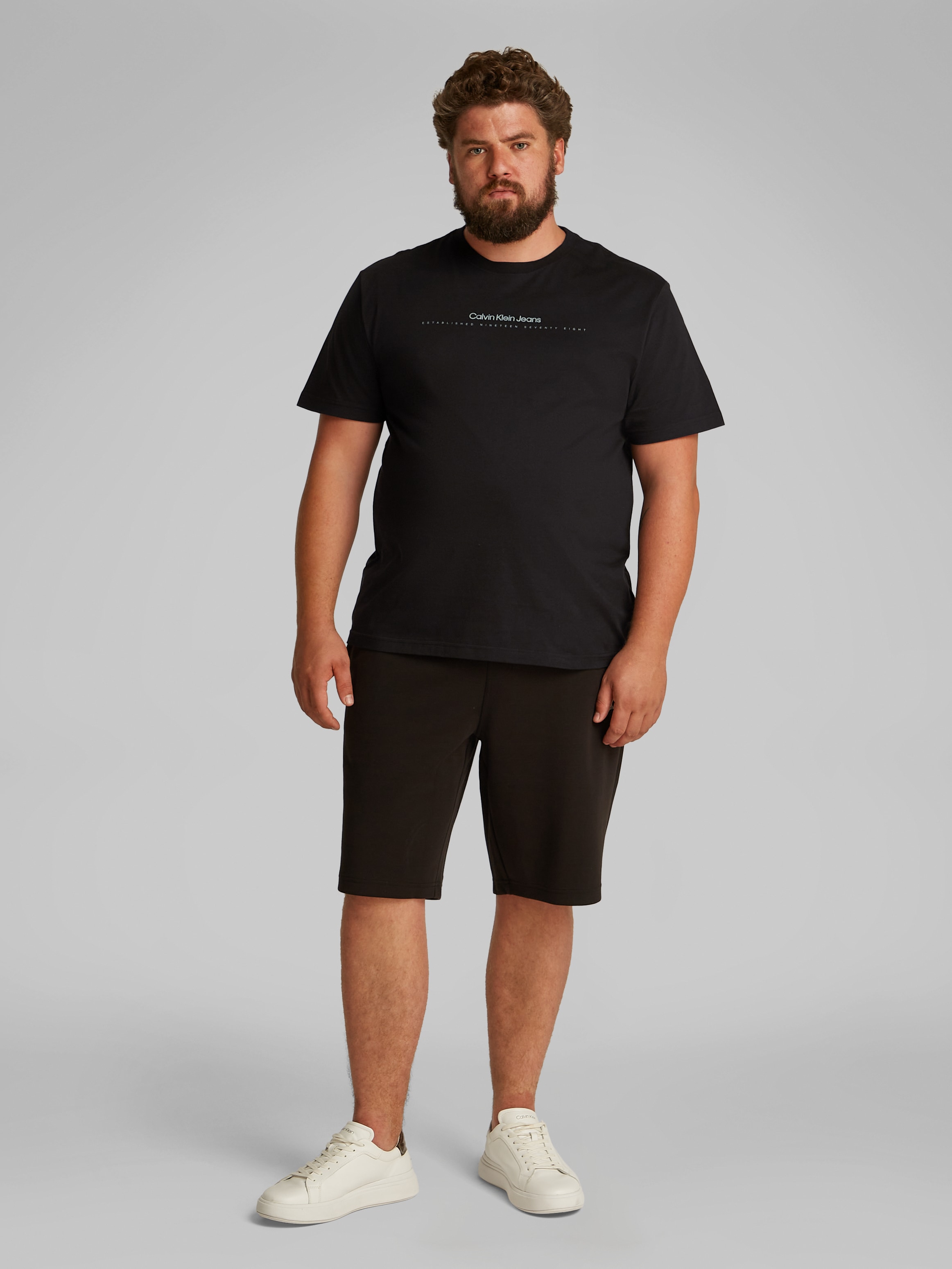 Calvin Klein Jeans Plus T-Shirt »PLUS MINIMAL LOGO TEE«, in großen Größen, Logo-Druck