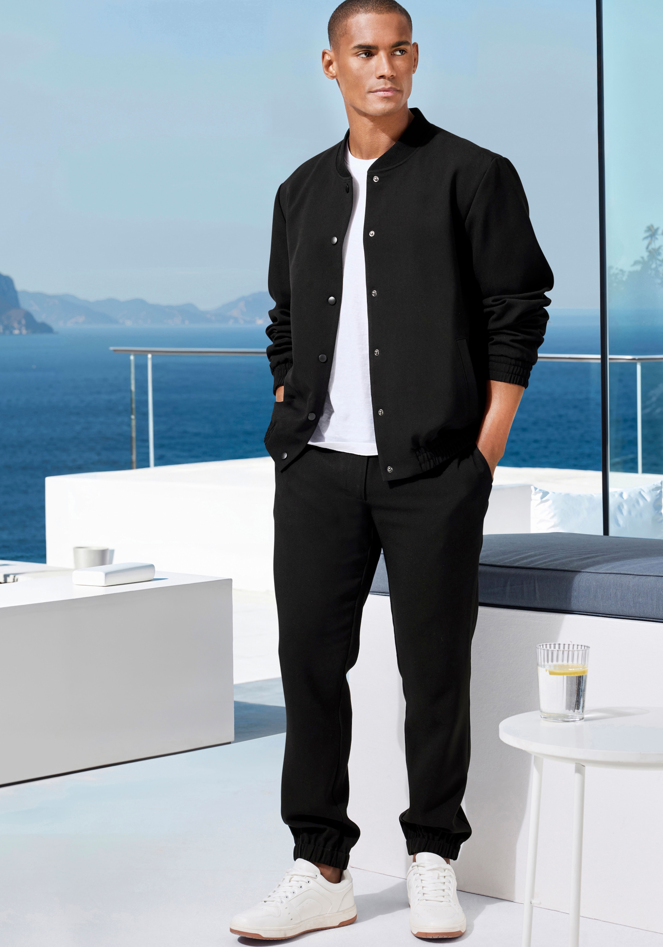 John Devin Stoffhose »mit elastischen Bündchen«  , aus leicht dehnbarer Webqualität