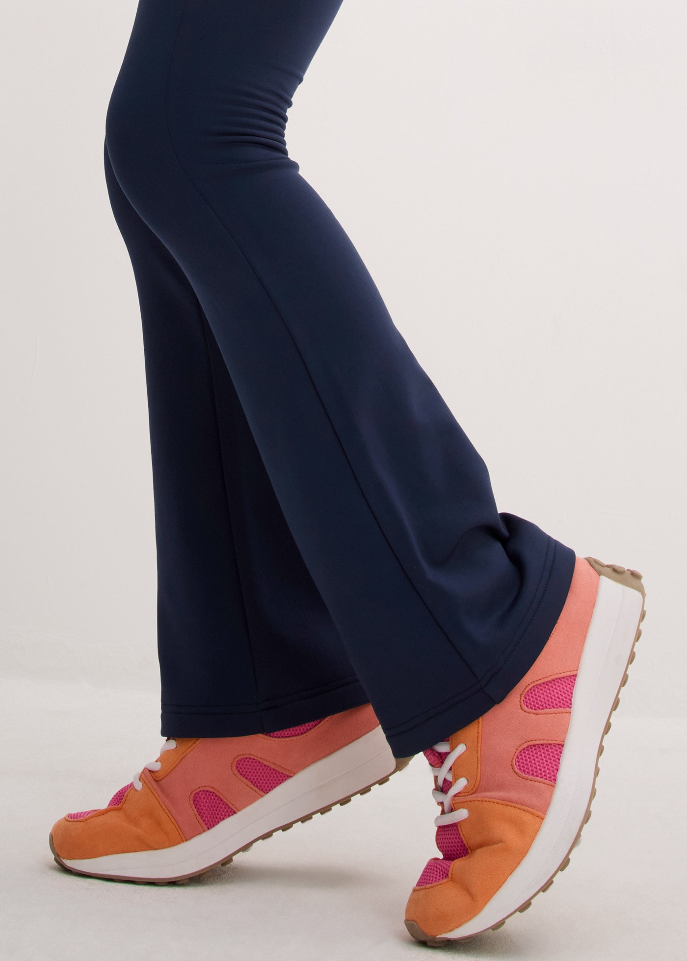 bonprix Thermohose »Ausgestellte Jerseyhose mit angerauter Innenseite«  mit angerautem Innenmaterial, mit Gummizug, ausgestellte Passform