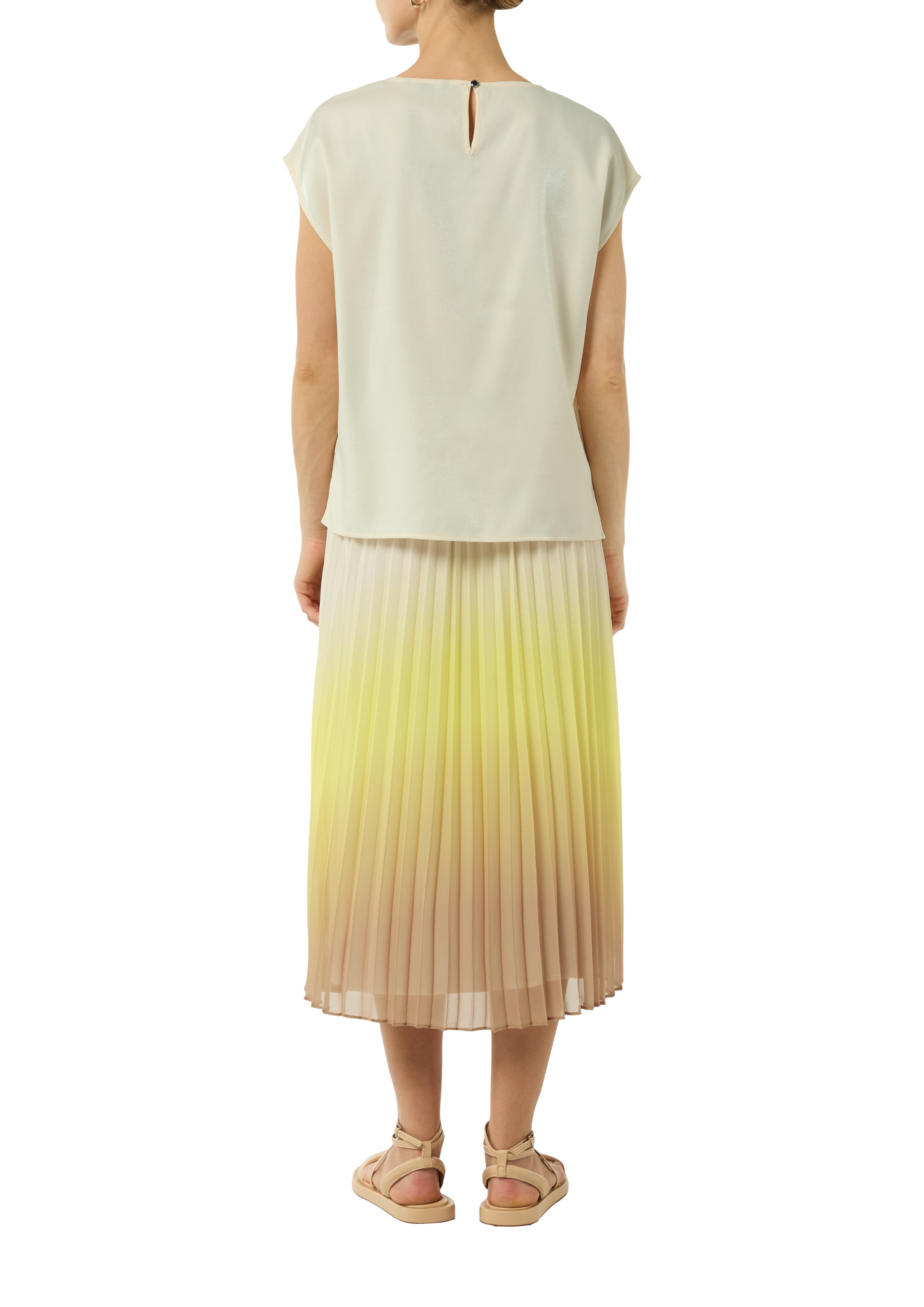 Comma T-Shirt mit Ausschnitt an der Front