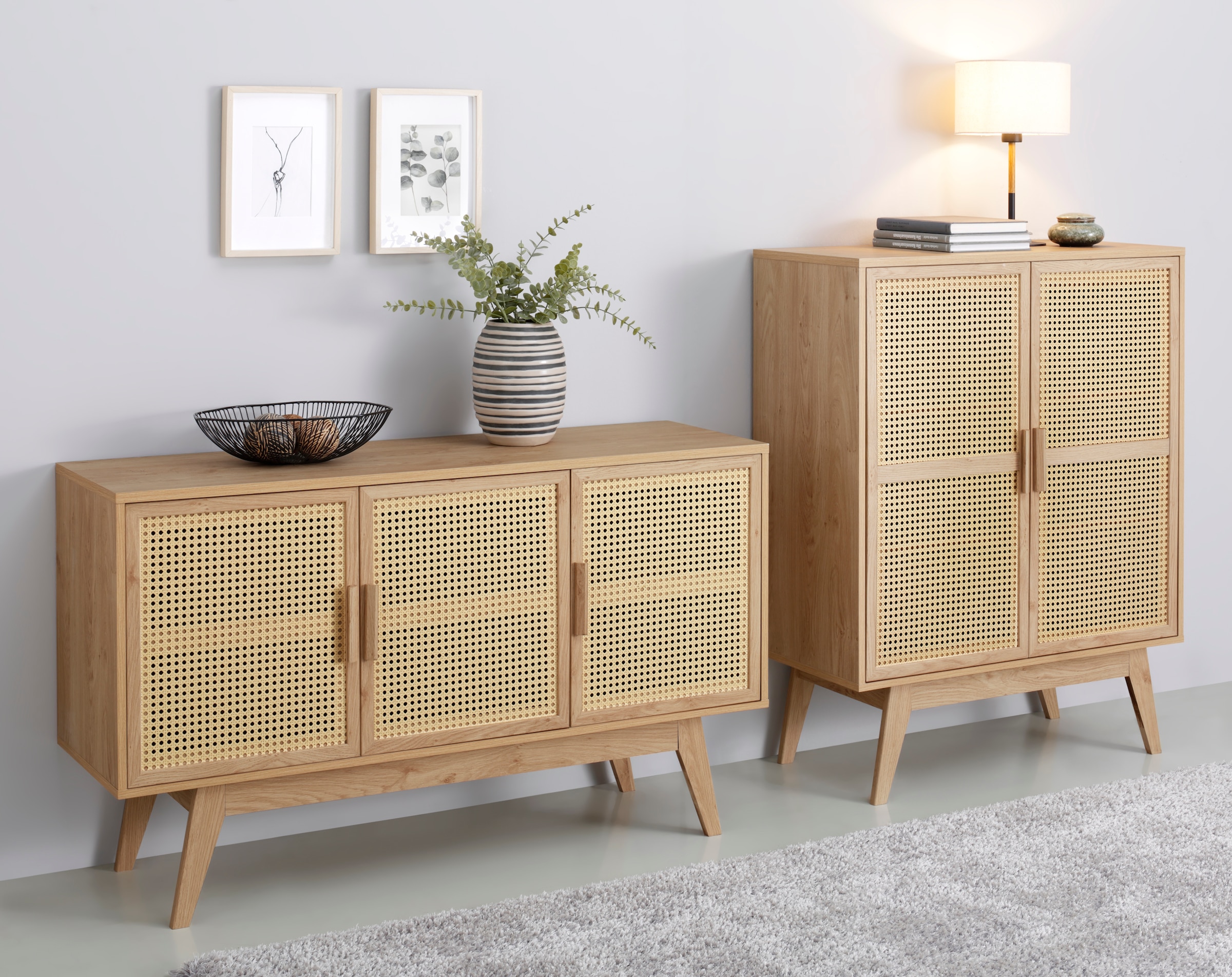 Home affaire Sideboard »Bridget«, Kommode, 2 verstellbare Einlegeböden, Beine aus Holz, Breite 128 cm