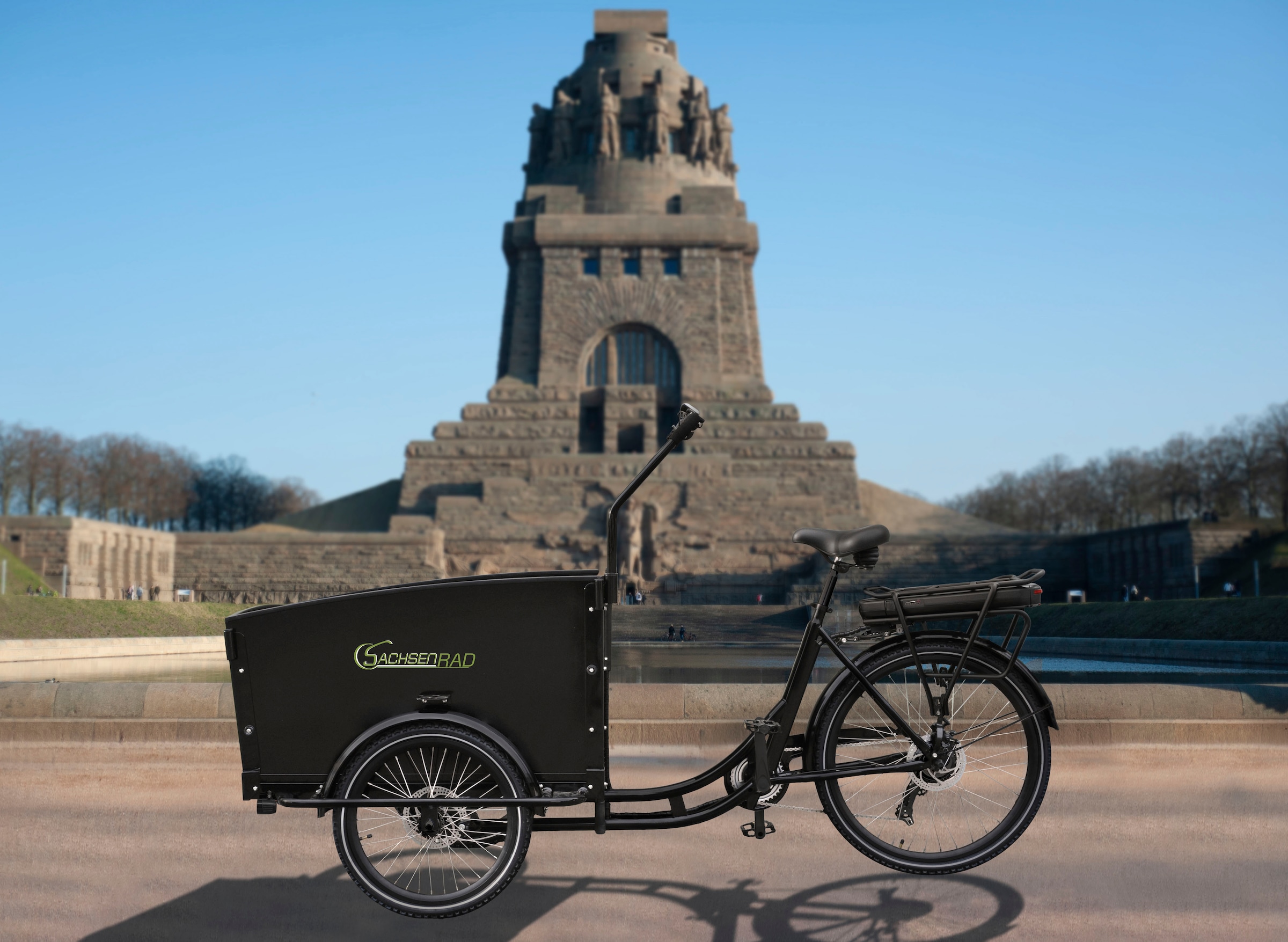 SachsenRad »T1« 7 Gang Shimano Shimano 7-Gang-Kettenschaltung Schaltwerk Kettenschaltung Heckmotor 250 W Alarmanlage, Holz-Transportbox, Mitgelieferte Regenabdeckung