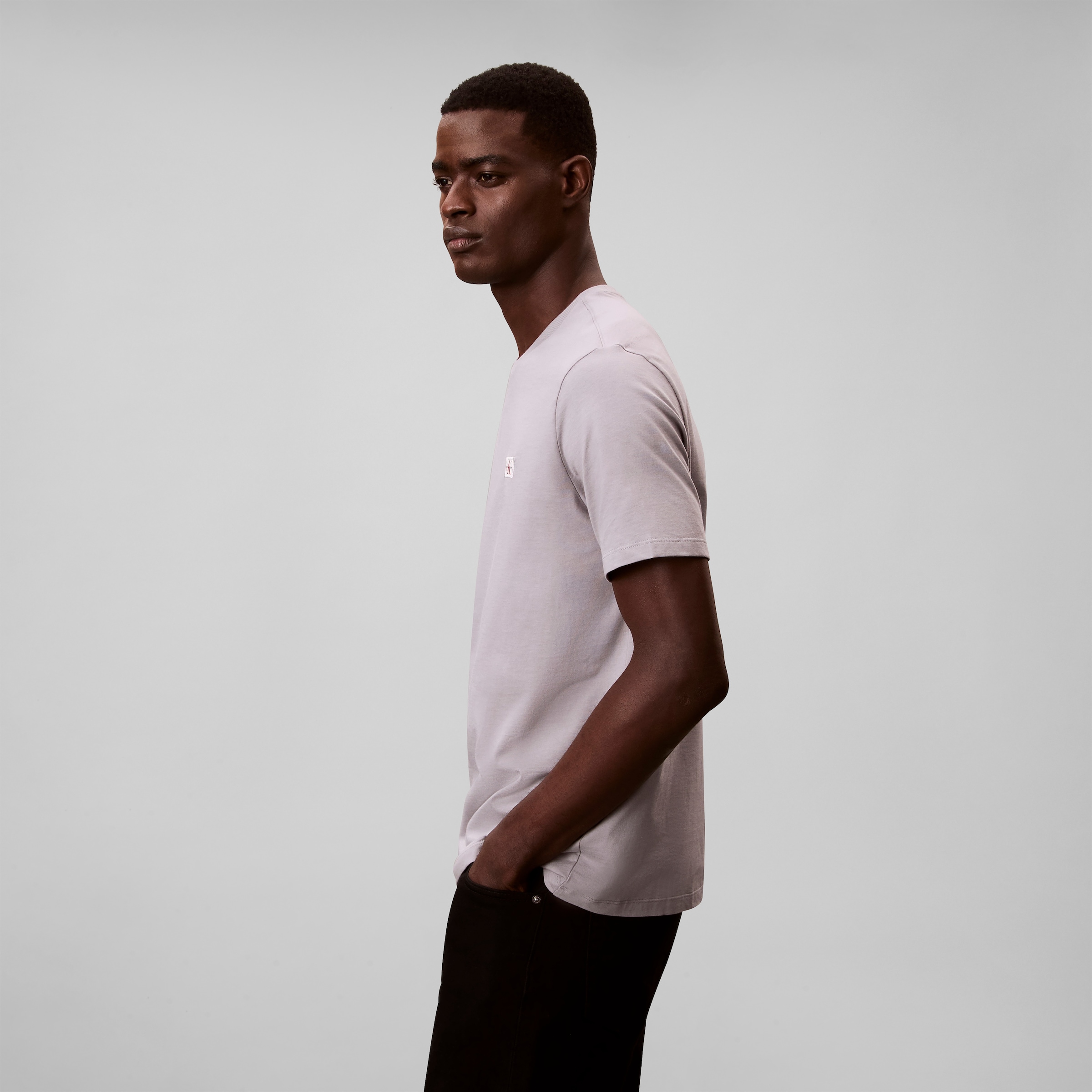 Calvin Klein Jeans T-Shirt »SS BADGE TEE 2 PACK« Packung, 2er-Pack, 2 Stk. tlg. Mit Rundhalsausschnitt