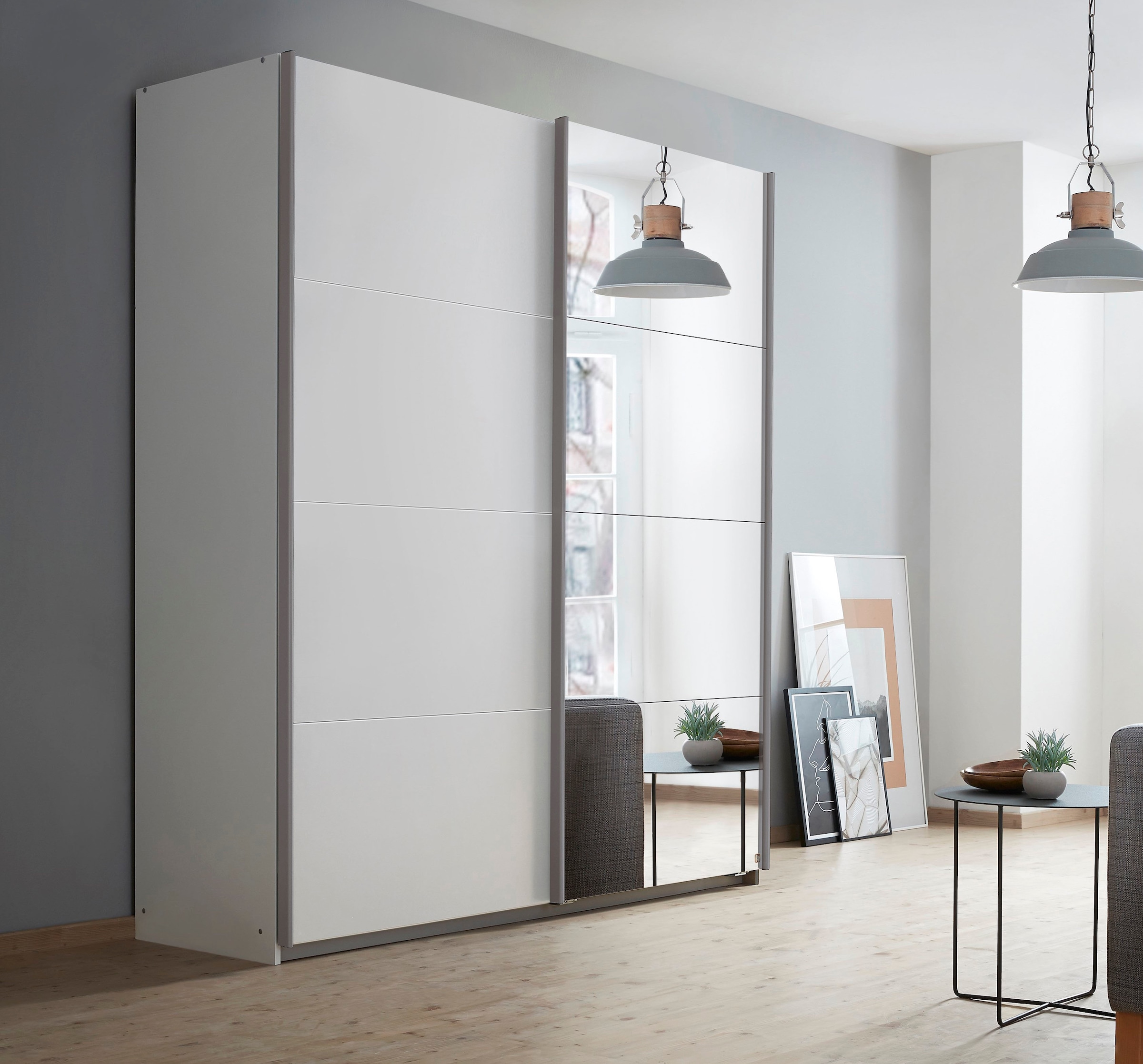 INOSIGN BY RAUCH Schwebetürenschrank »Kleiderschrank Schrank Garderobe Schlafzimmerschrank THANOS«, (in 3 verschiedenen Ausstattungen BASIC/CLASSIC/PREMIUM), Optional mit Spiegel, Metall-Griffleisten alufarben MADE IN GERMANY