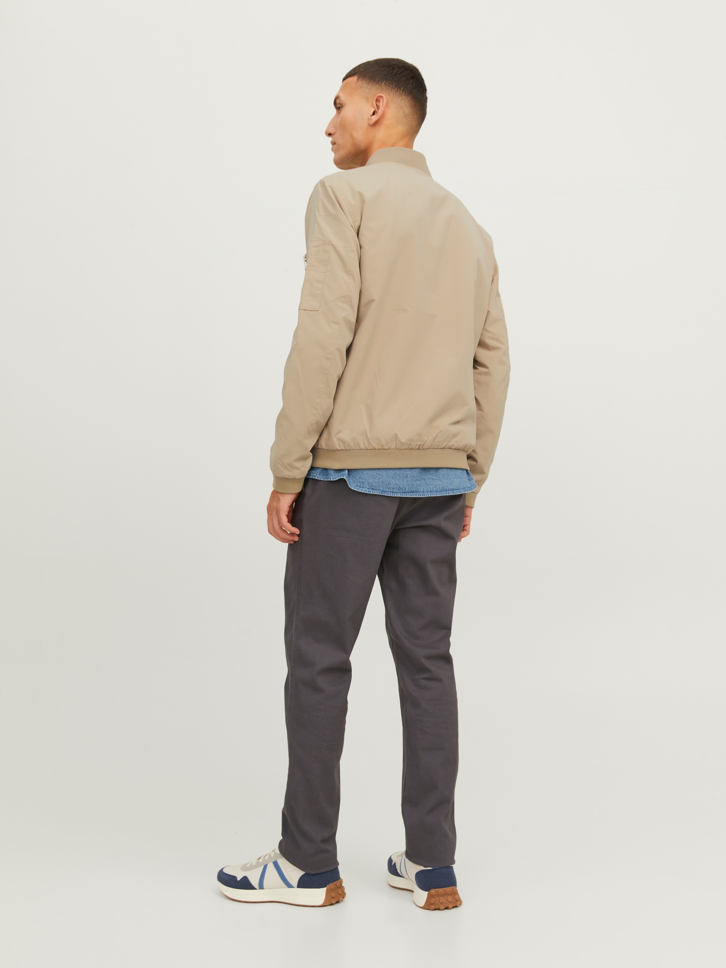Jack & Jones Blouson »JJERUSH mit Stehkragen und Reißverschlusstaschen« ohne Kapuze unifarben, modisch, regular fit, Polyester
