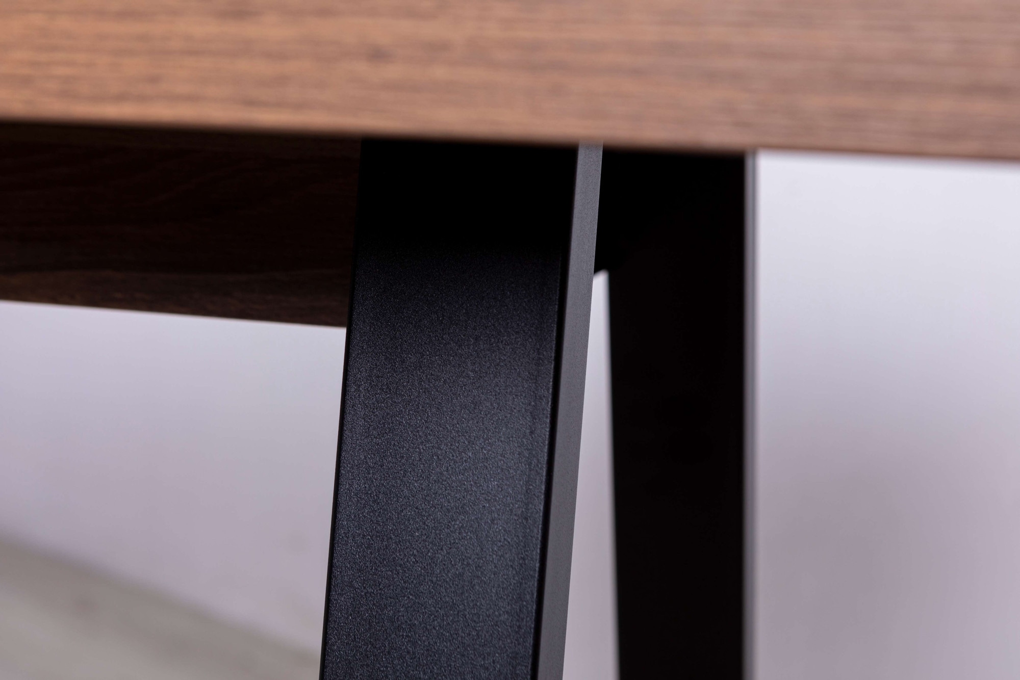 Composad Eckschreibtisch »Davinci«, mit Metallbeinen, 171,5x150 cm, 100% recyceltes Holz, Made in Italy