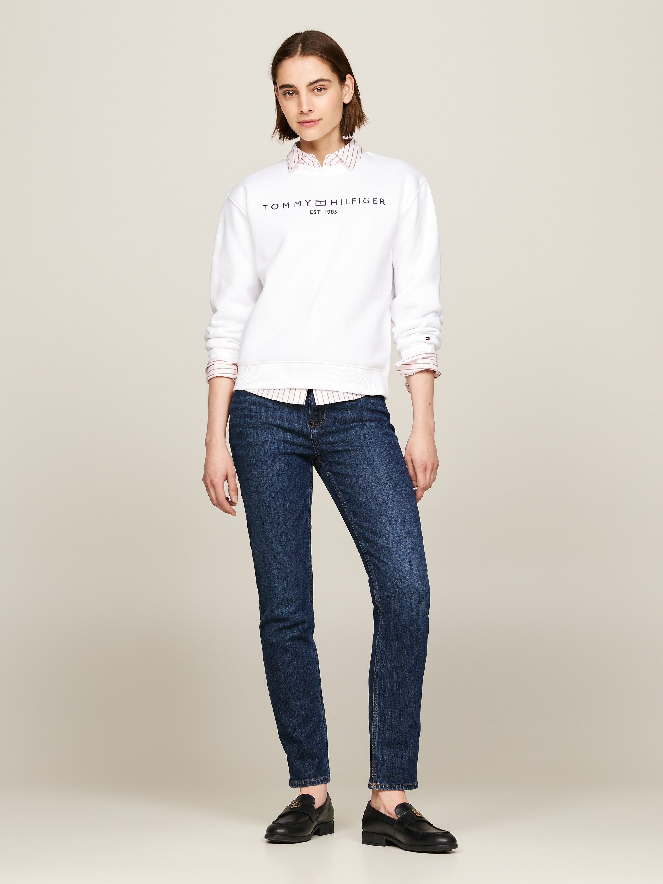 Tommy Hilfiger Sweatshirt »MDRN REG CORP LOGO C-NK SWTSHRT«, mit Logoschriftzug