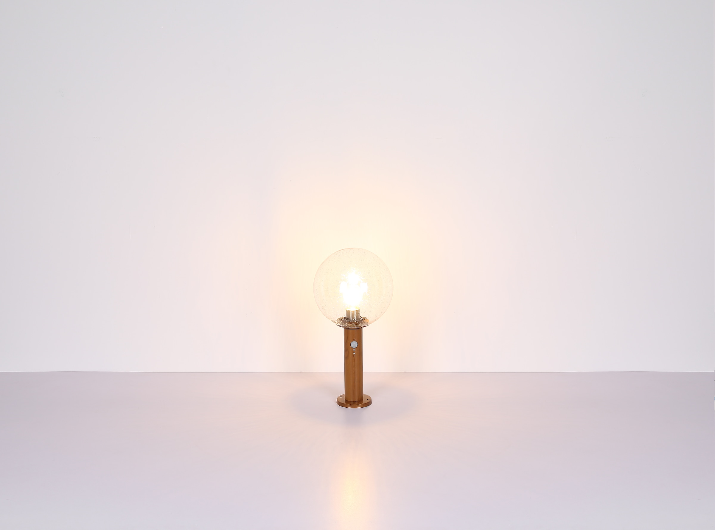 GLOBO LIGHTING Außen-Stehlampe »OSSY« E27 1 Stk. Außenleuchte Holzoptik mit Glas klar, Sensor IP44