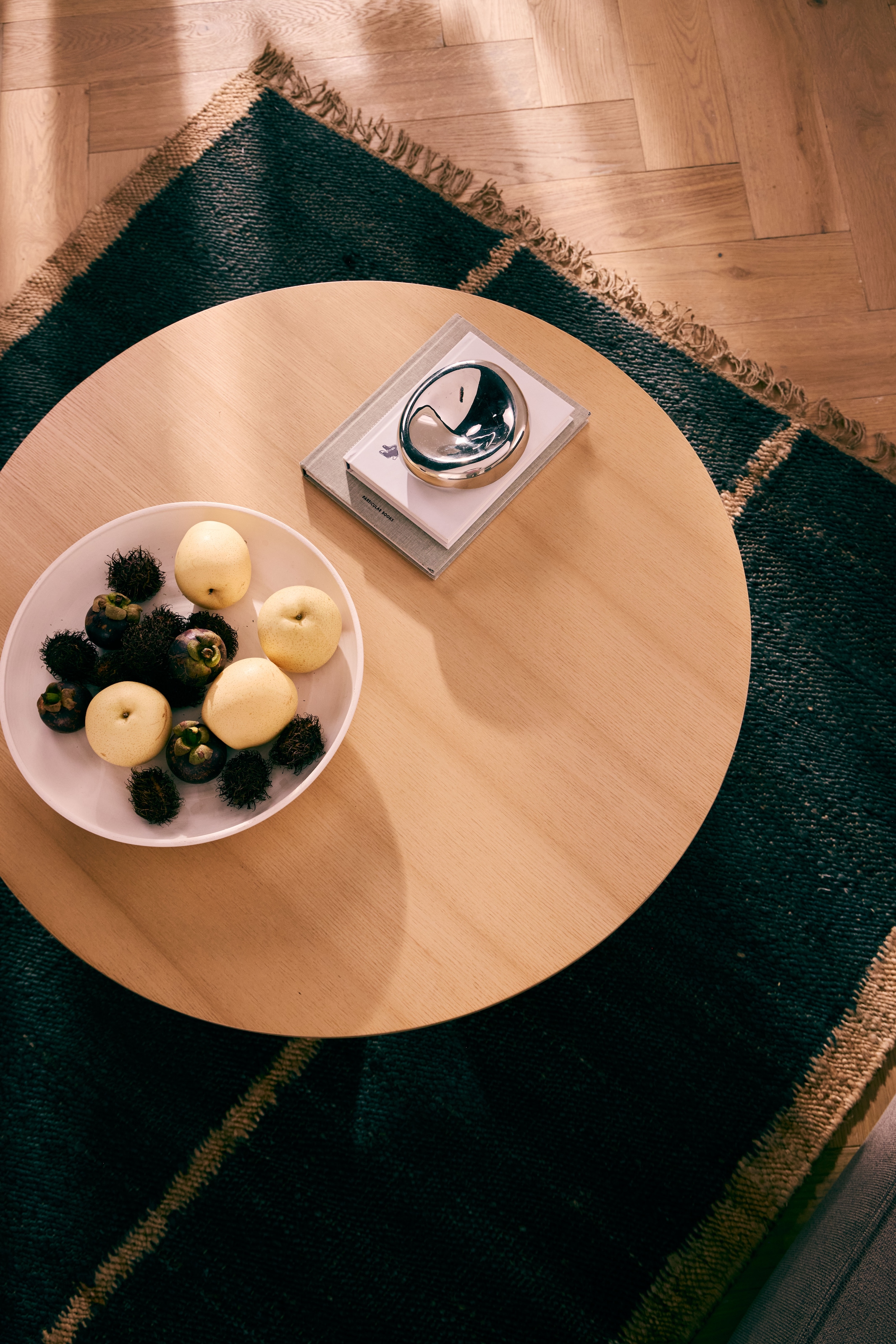 LeGer Home by Lena Gercke Couchtisch »Zirella« 1 Stk. tlg. massives Eschenholz, markantes Kreuzfuß-Design, Breite 85 cm