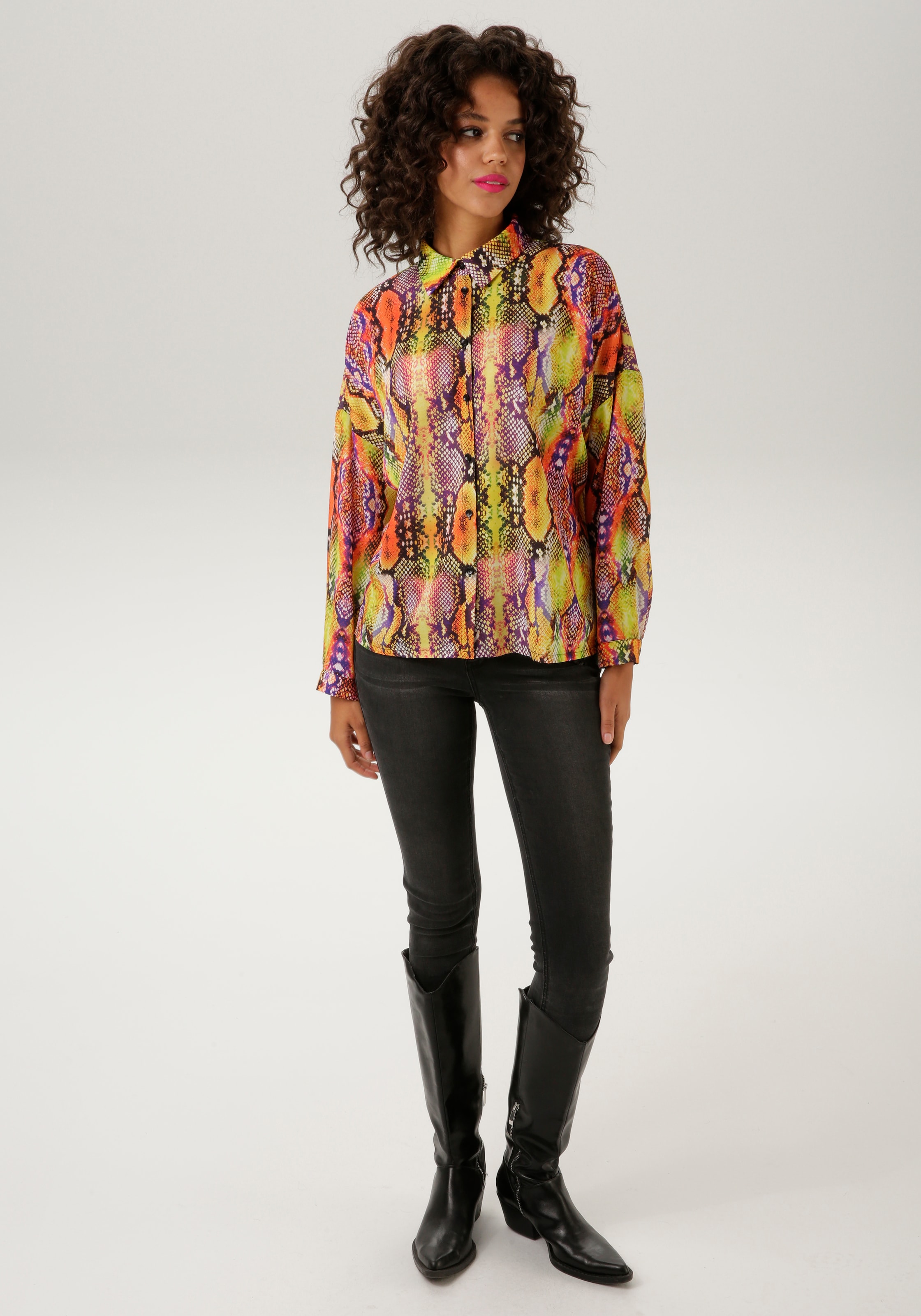 Aniston CASUAL Hemdbluse, mit farbenfrohem Schlangendruck - NEUE KOLLEKTION  bestellen