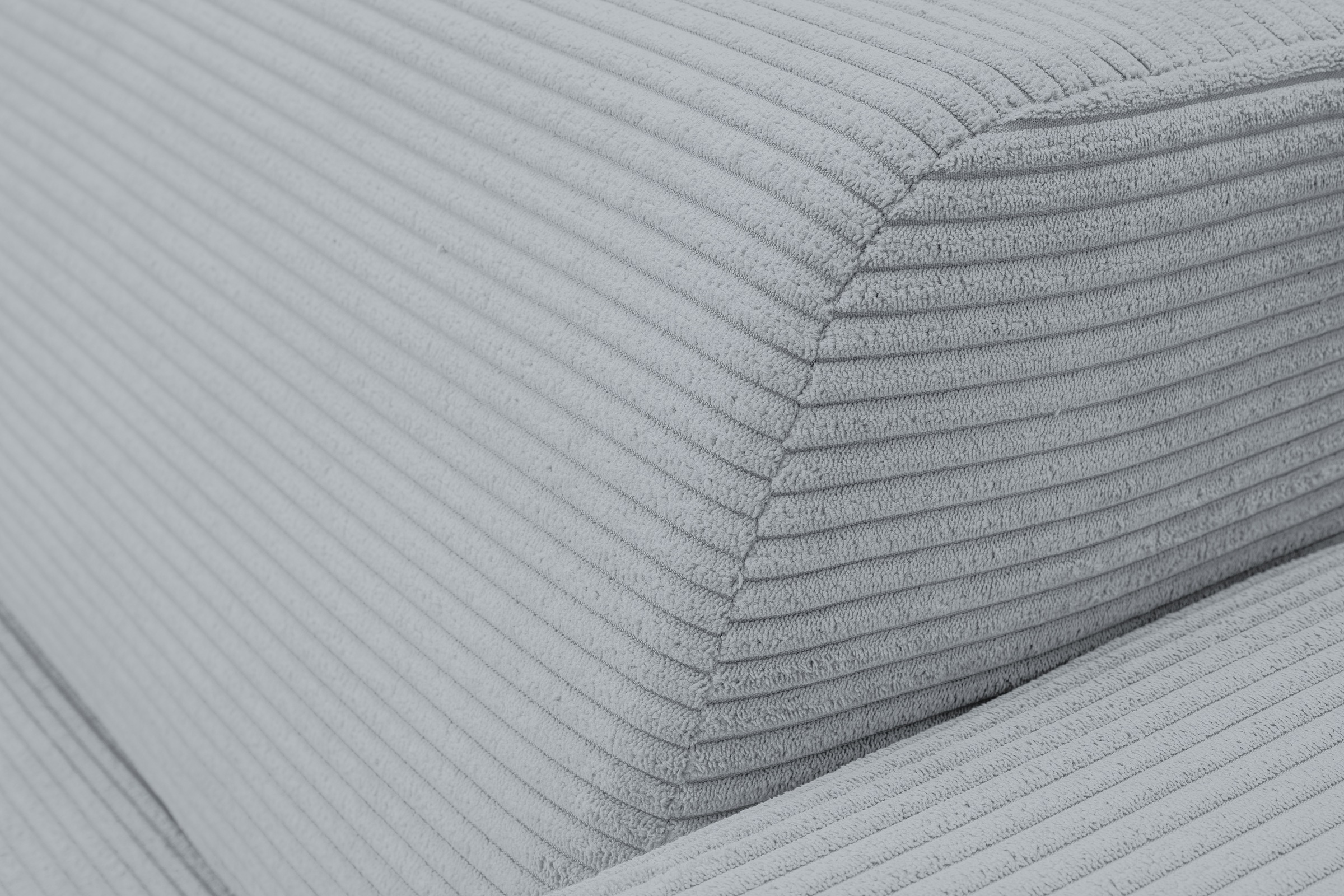 WERK2 Sofa »Zeus 3-Sitzer, Big-Sofa, Breite 256cm, Tiefe 105cm, modern und bequem«, Curvy Trend 3-Sitzer mit urbaner Optik