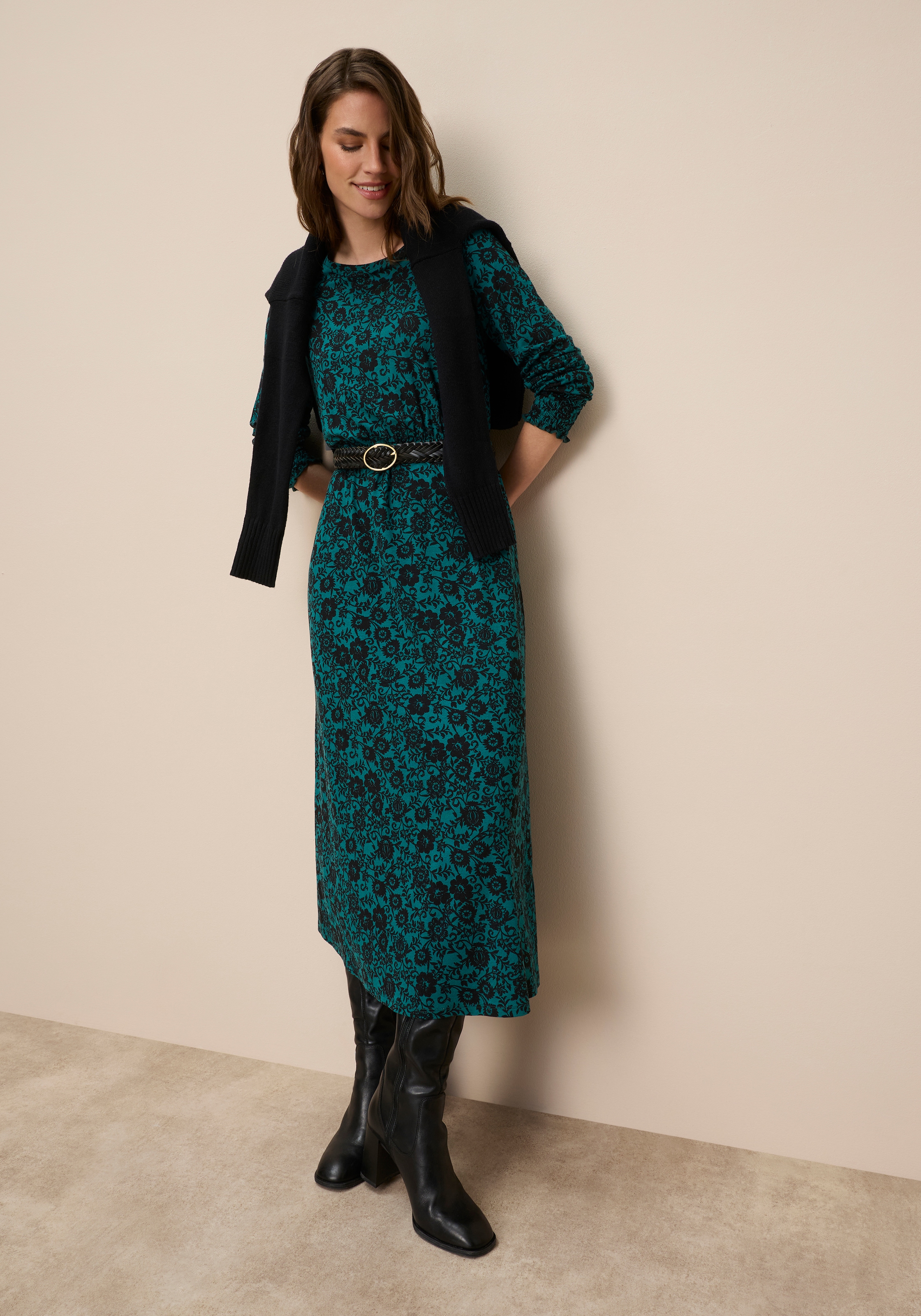 Tamaris Maxikleid mit stilvollem Muster, ideal für die Übergangszeit